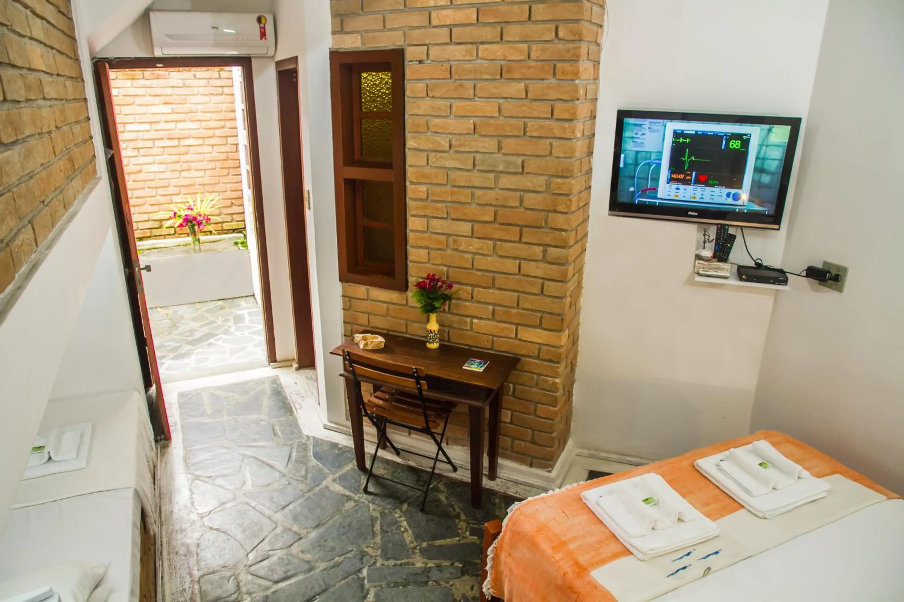 Photo of the whole room, Bed in Pousada Arraial Candeia