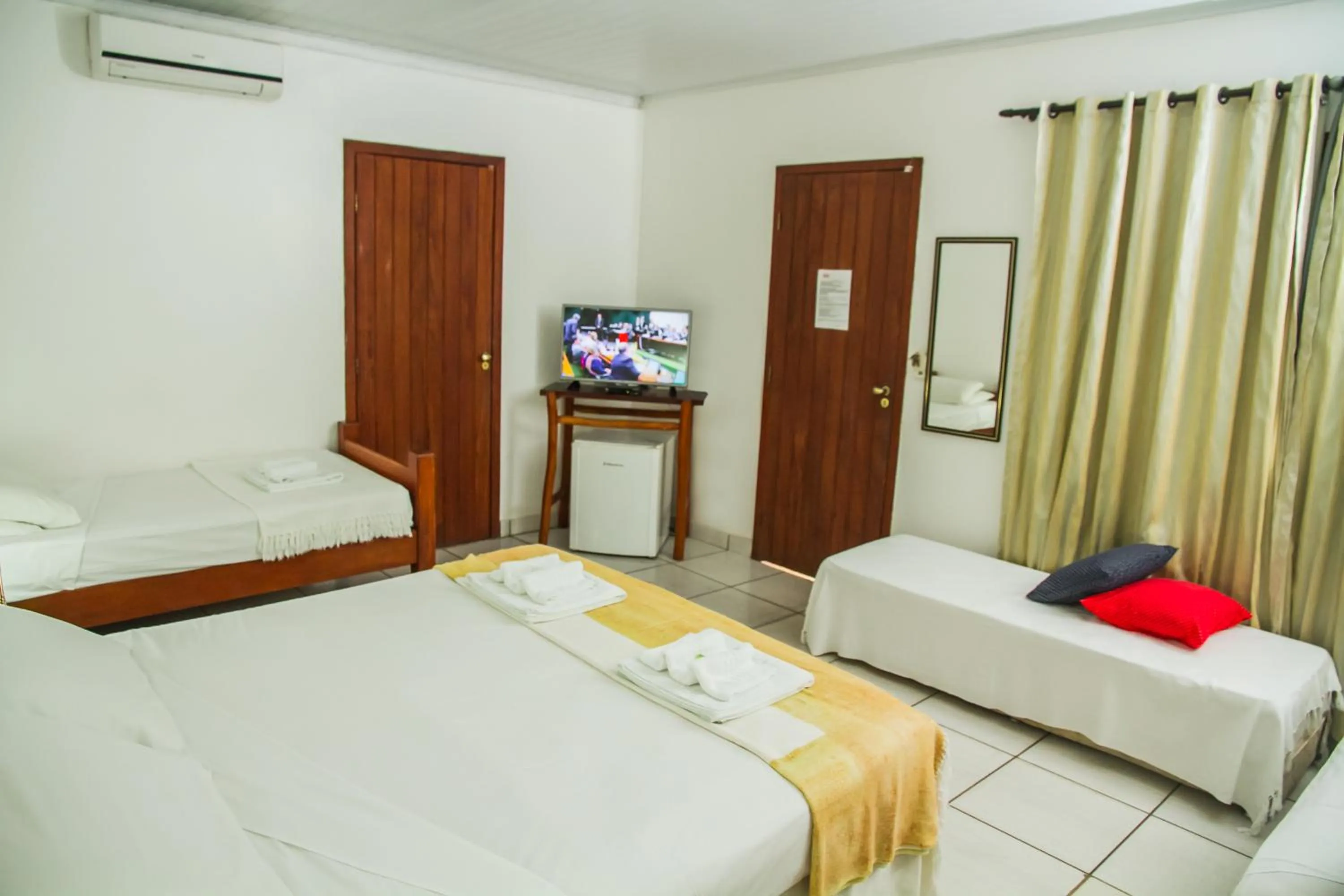 Photo of the whole room, Bed in Pousada Arraial Candeia