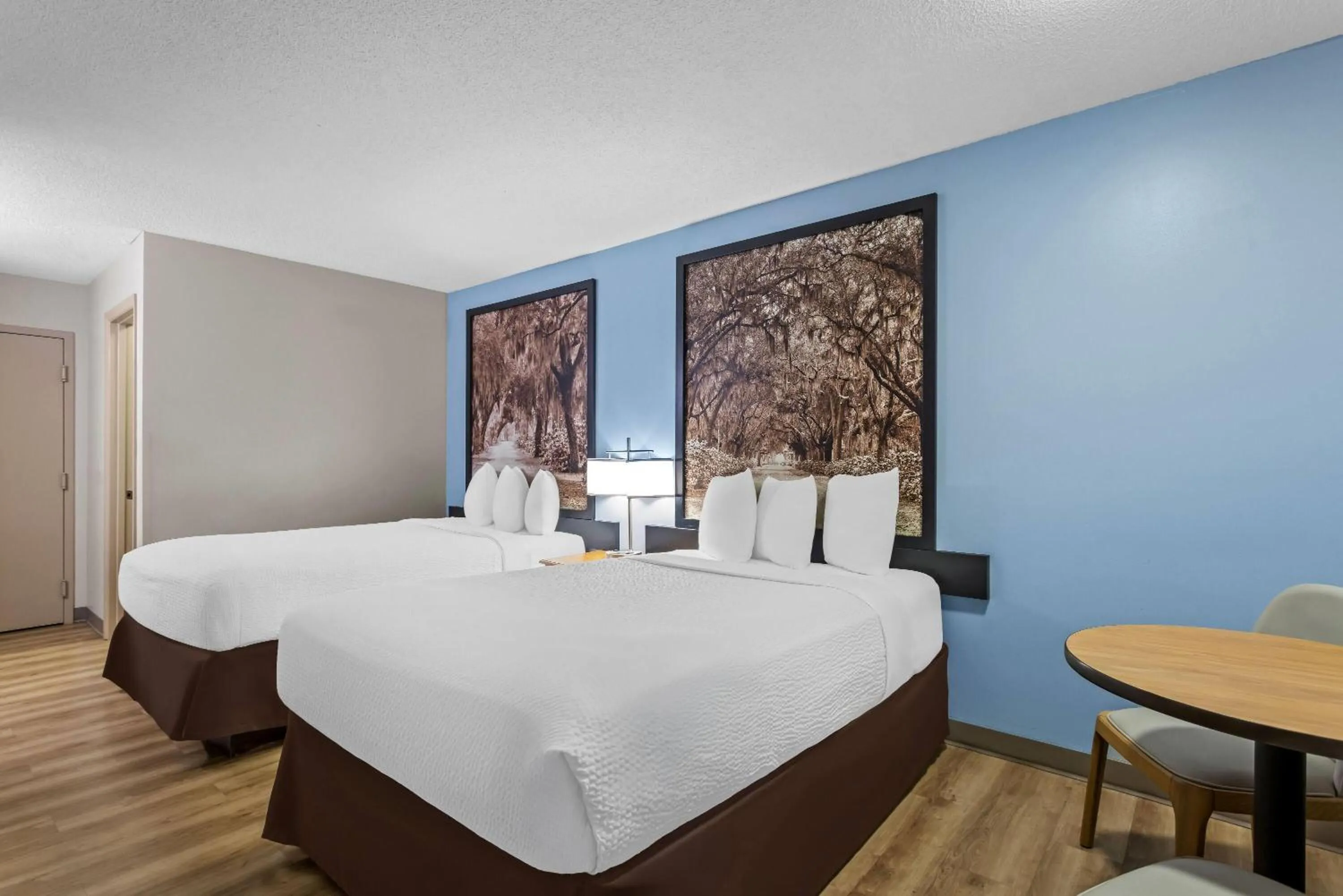 Bed in Super 8 by Wyndham Valdosta GA I-75