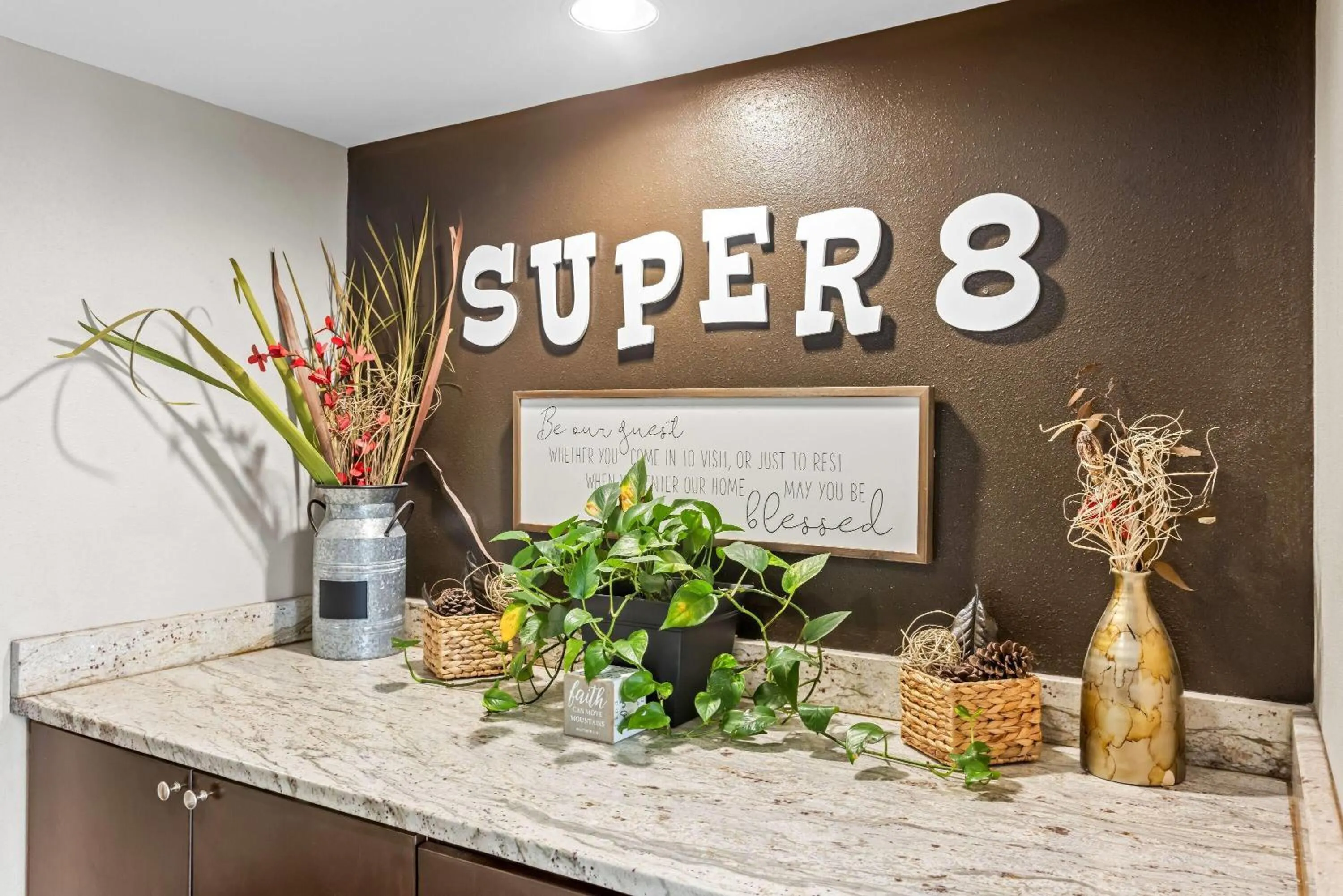 Lobby or reception in Super 8 by Wyndham Valdosta GA I-75