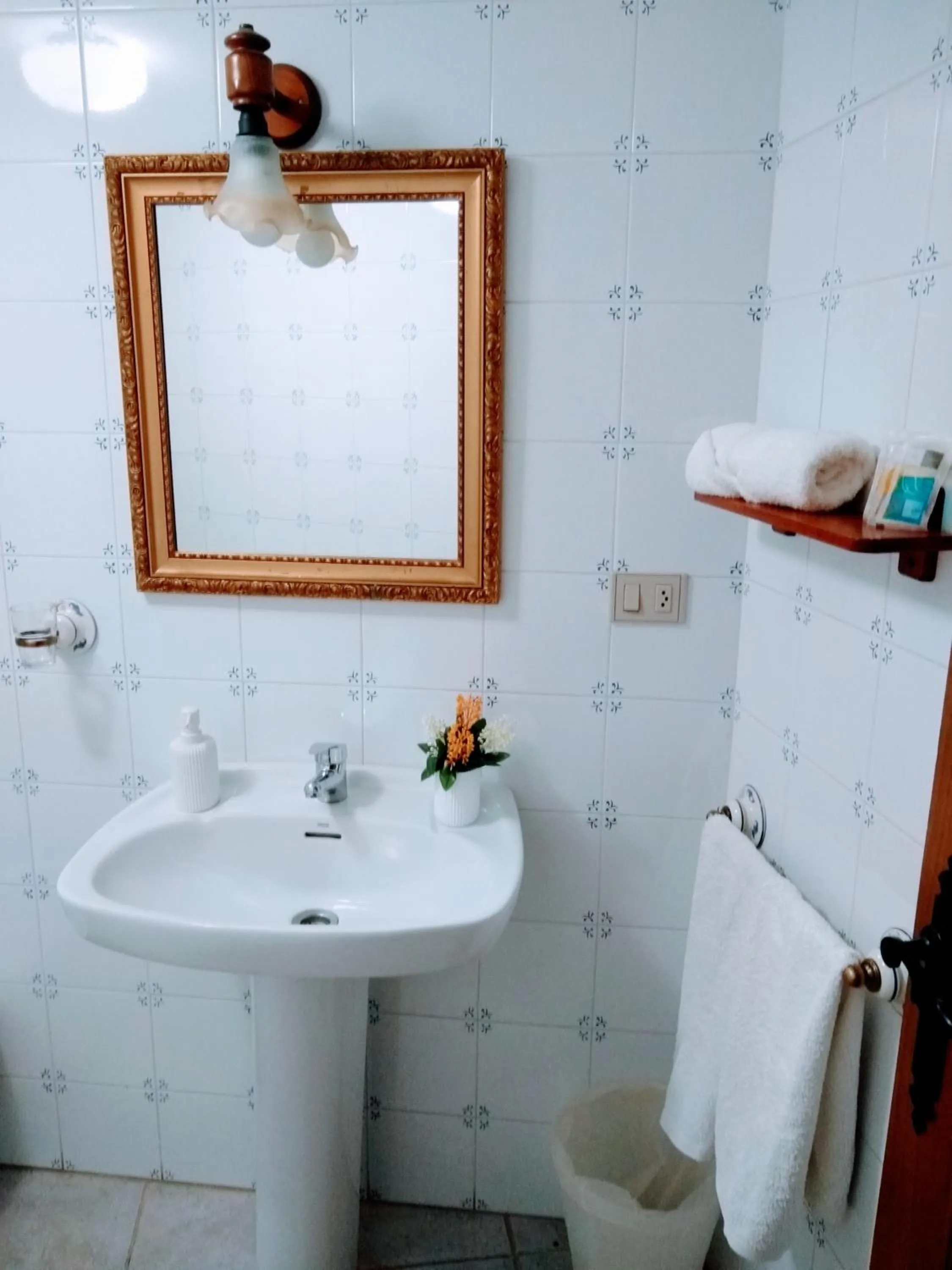 Bathroom in Casa Pacios by M de Santiago