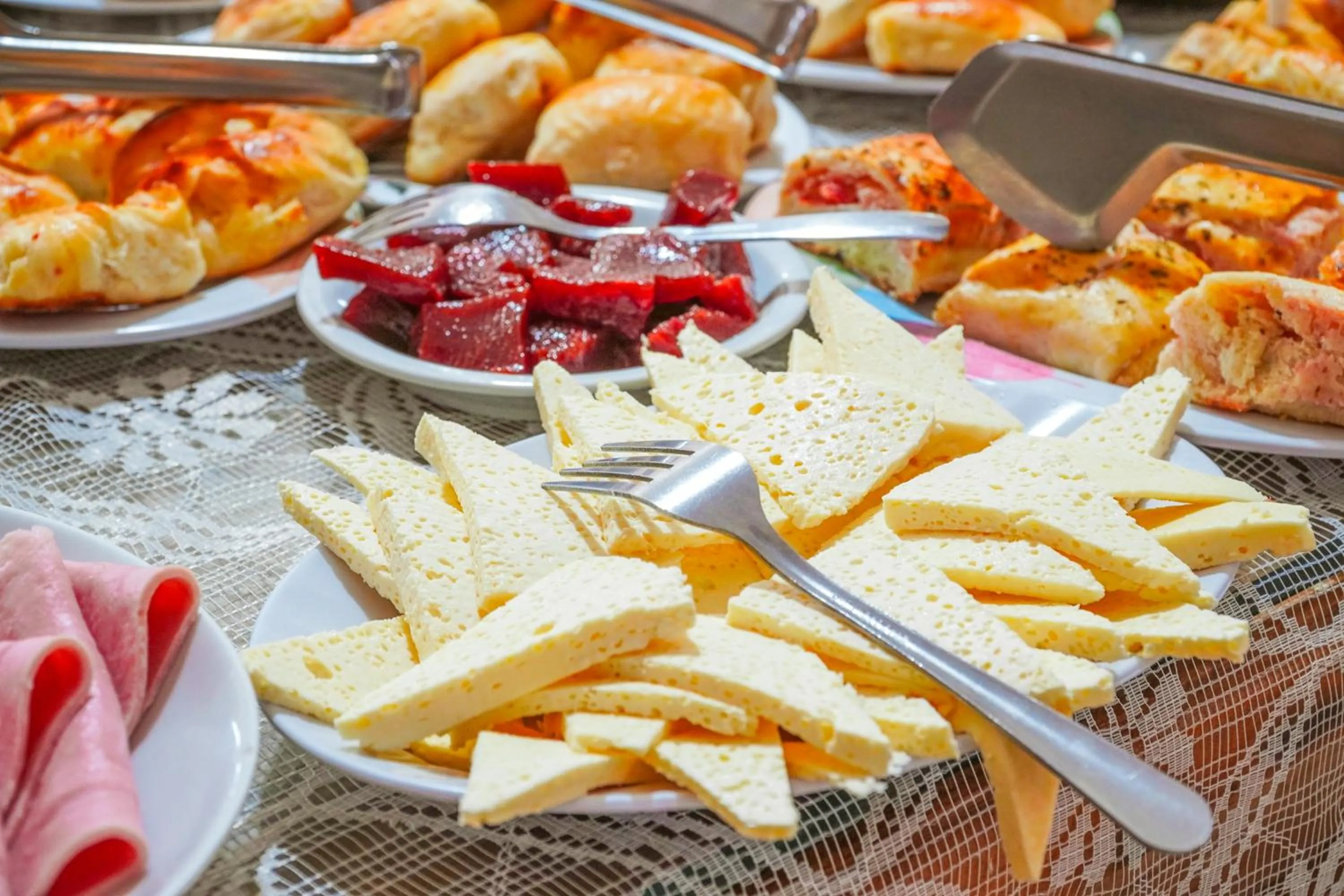 Breakfast in VELINN Hotel Ninho do Falcão