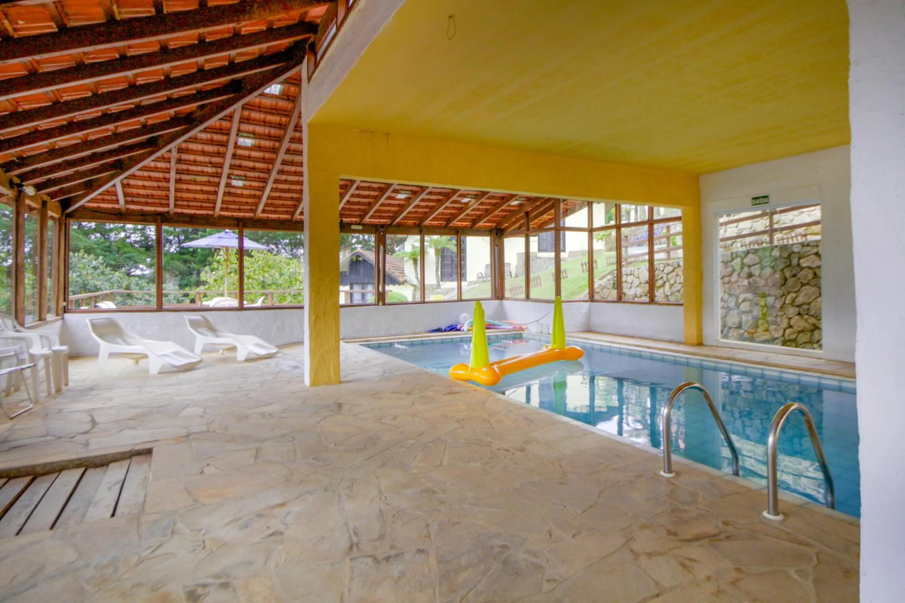 Swimming pool in VELINN Hotel Ninho do Falcão