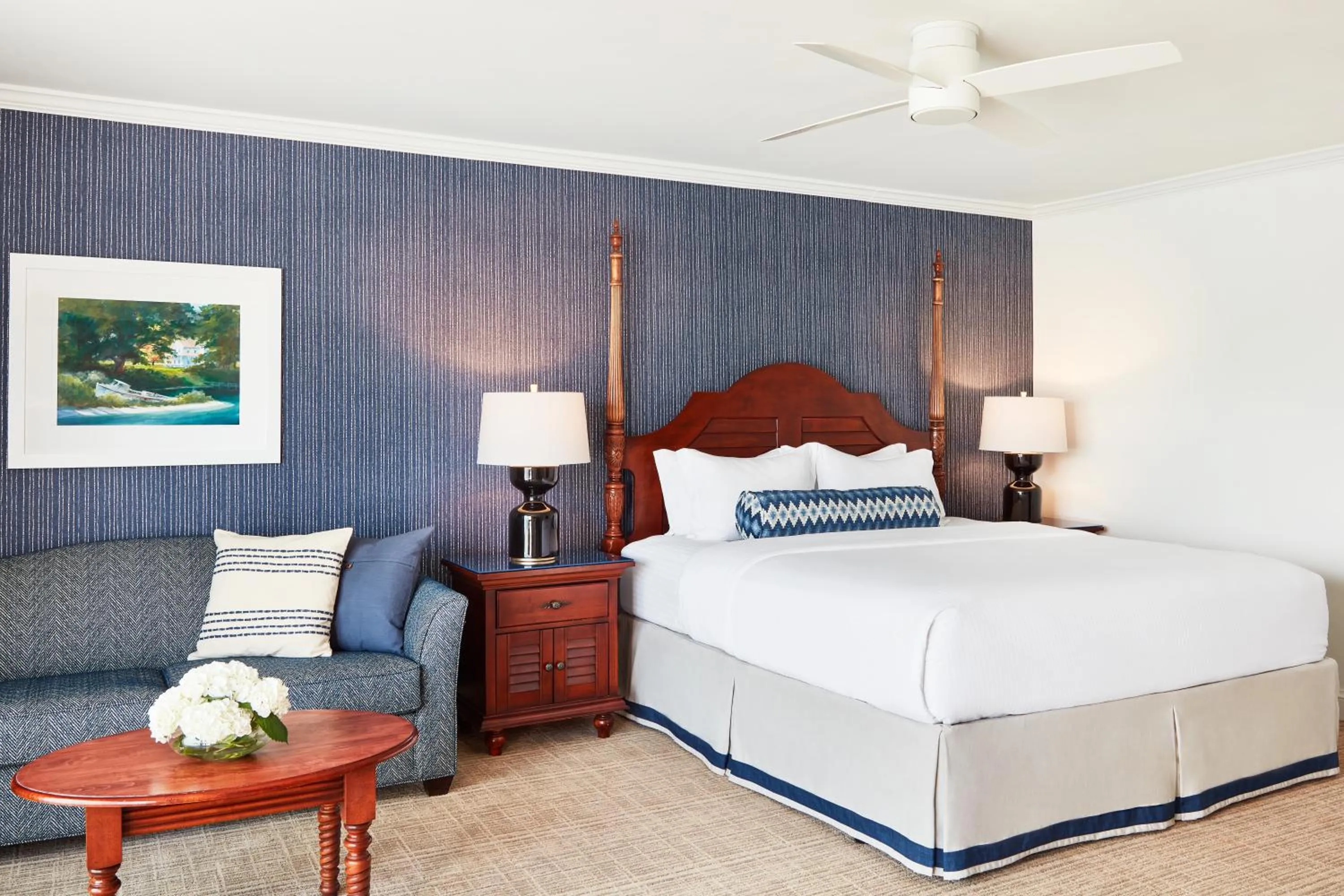 Bedroom, Bed in The Tides Inn