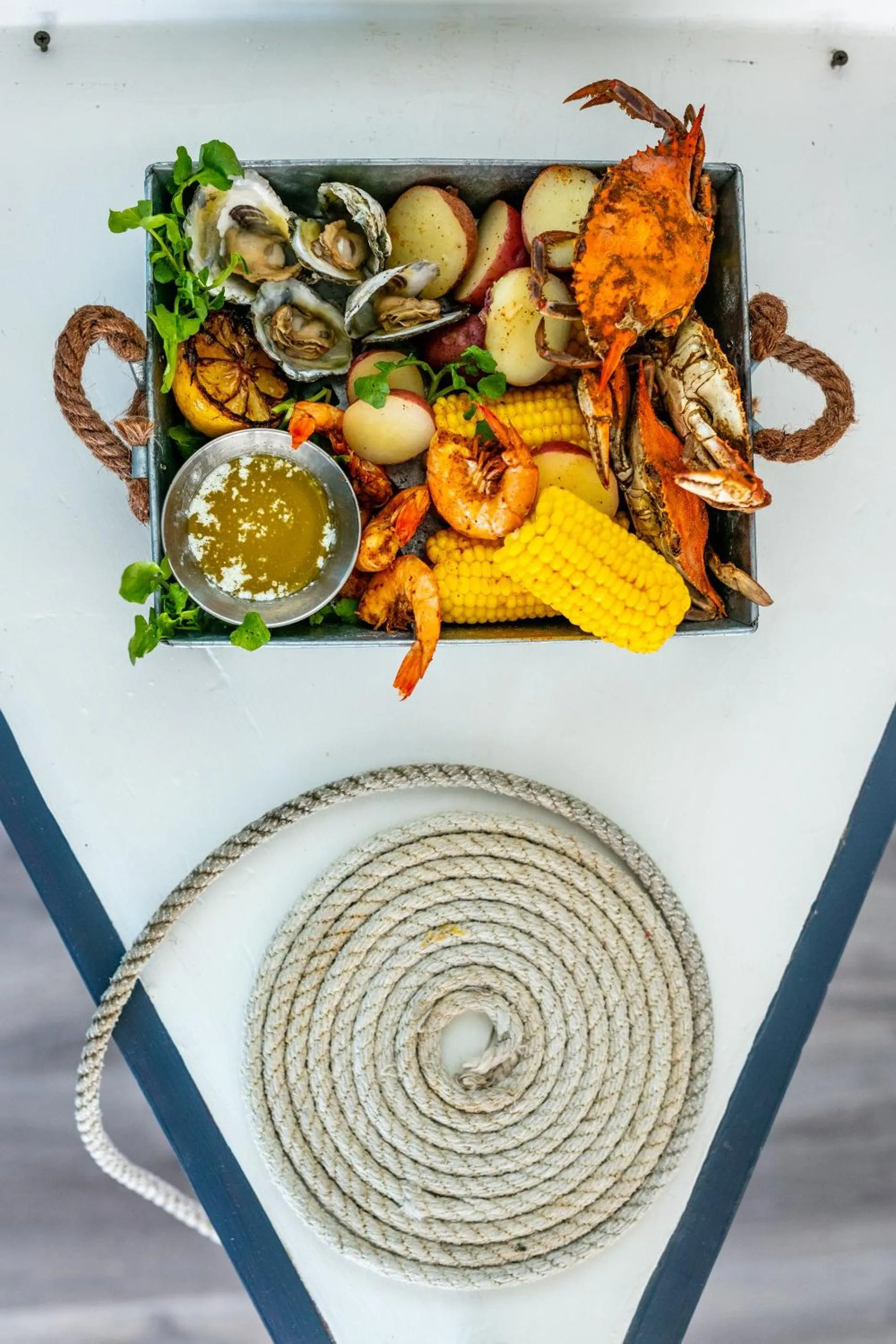 Food and drinks in The Tides Inn