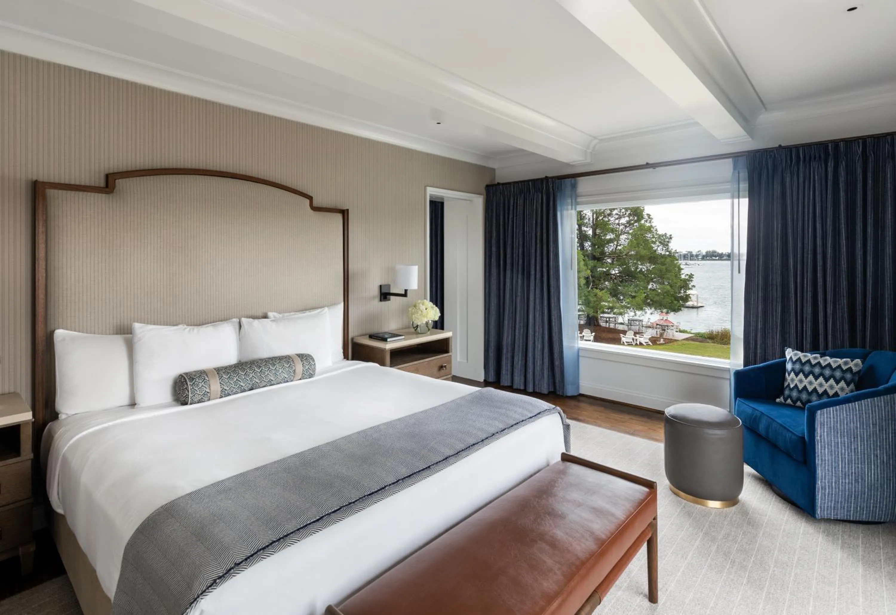 Bed in The Tides Inn