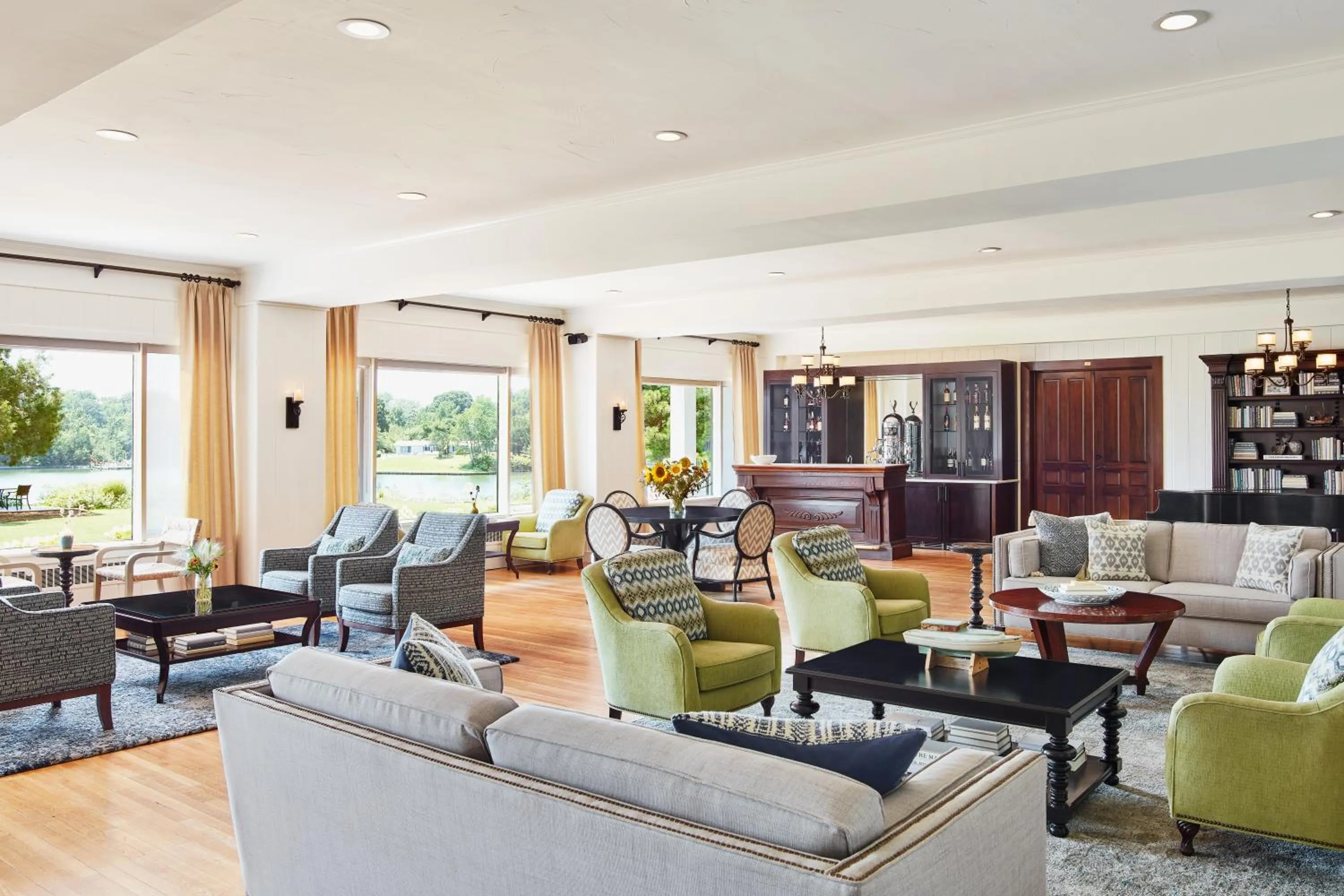 Lobby or reception in The Tides Inn