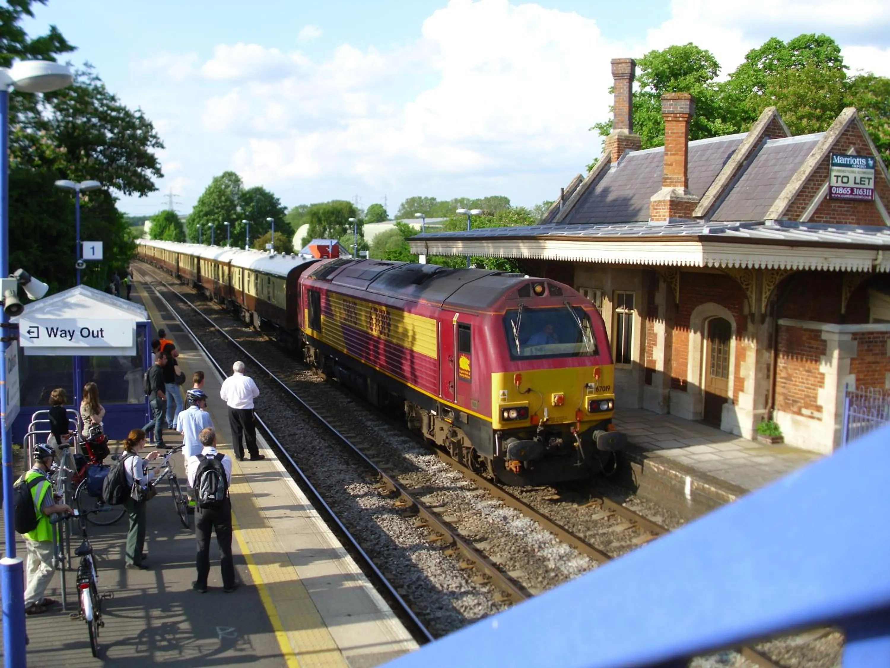 Area and facilities in Railway Inn