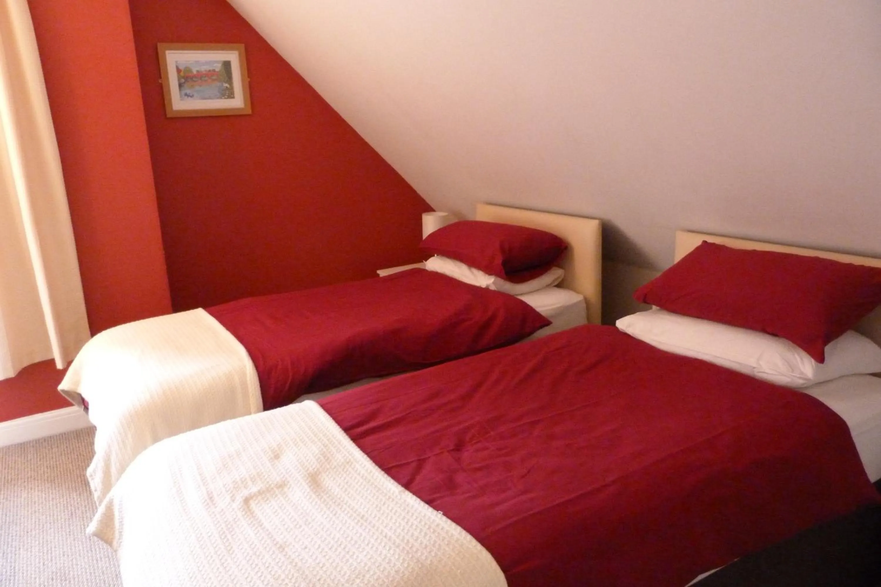 Photo of the whole room, Bed in Railway Inn