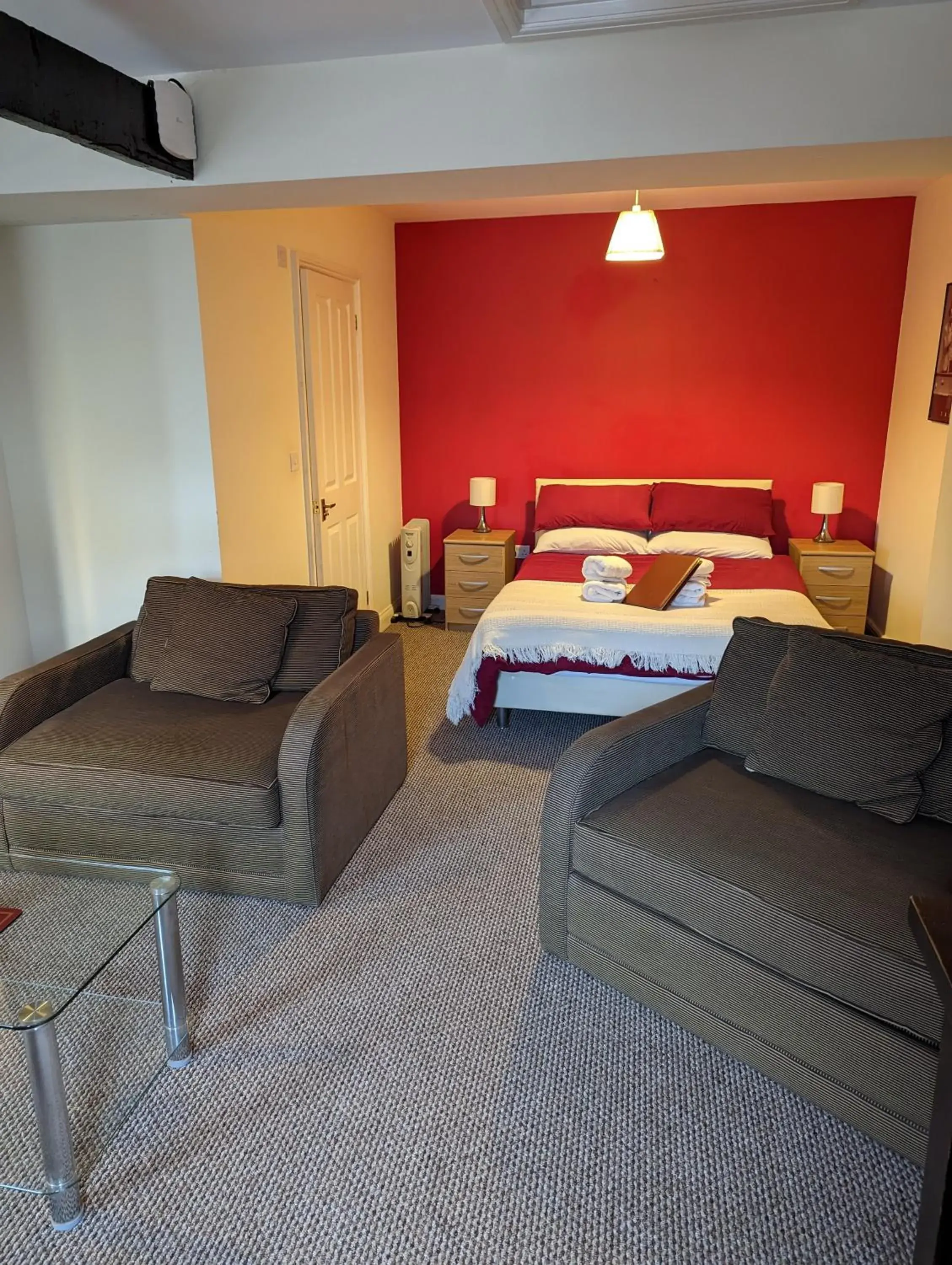 Deluxe Double Room - single occupancy in Railway Inn Deluxe Double Room - single occupancy in Railway Inn