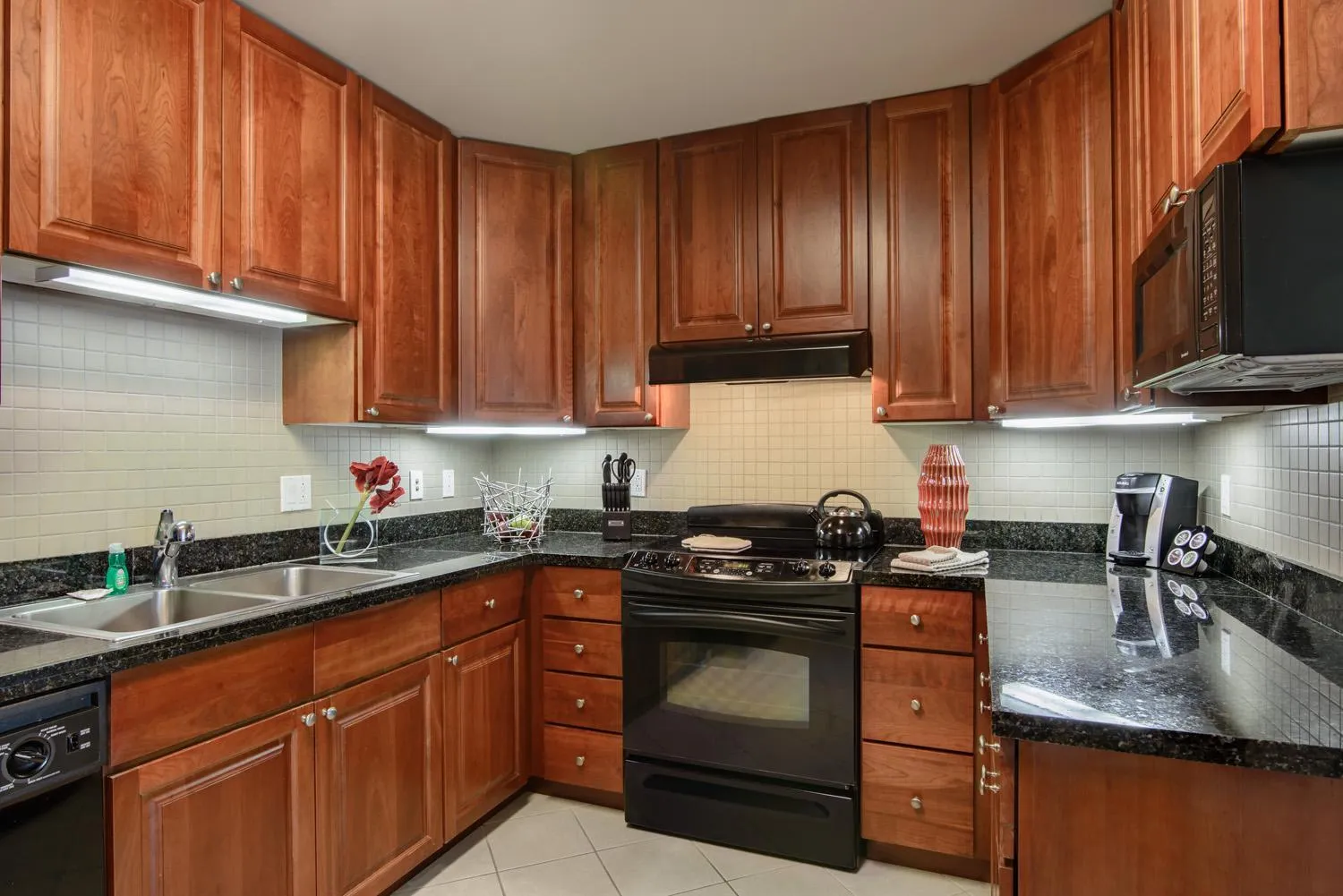 Kitchen or kitchenette in Broadway Plaza, Trademark Collection by Wyndham