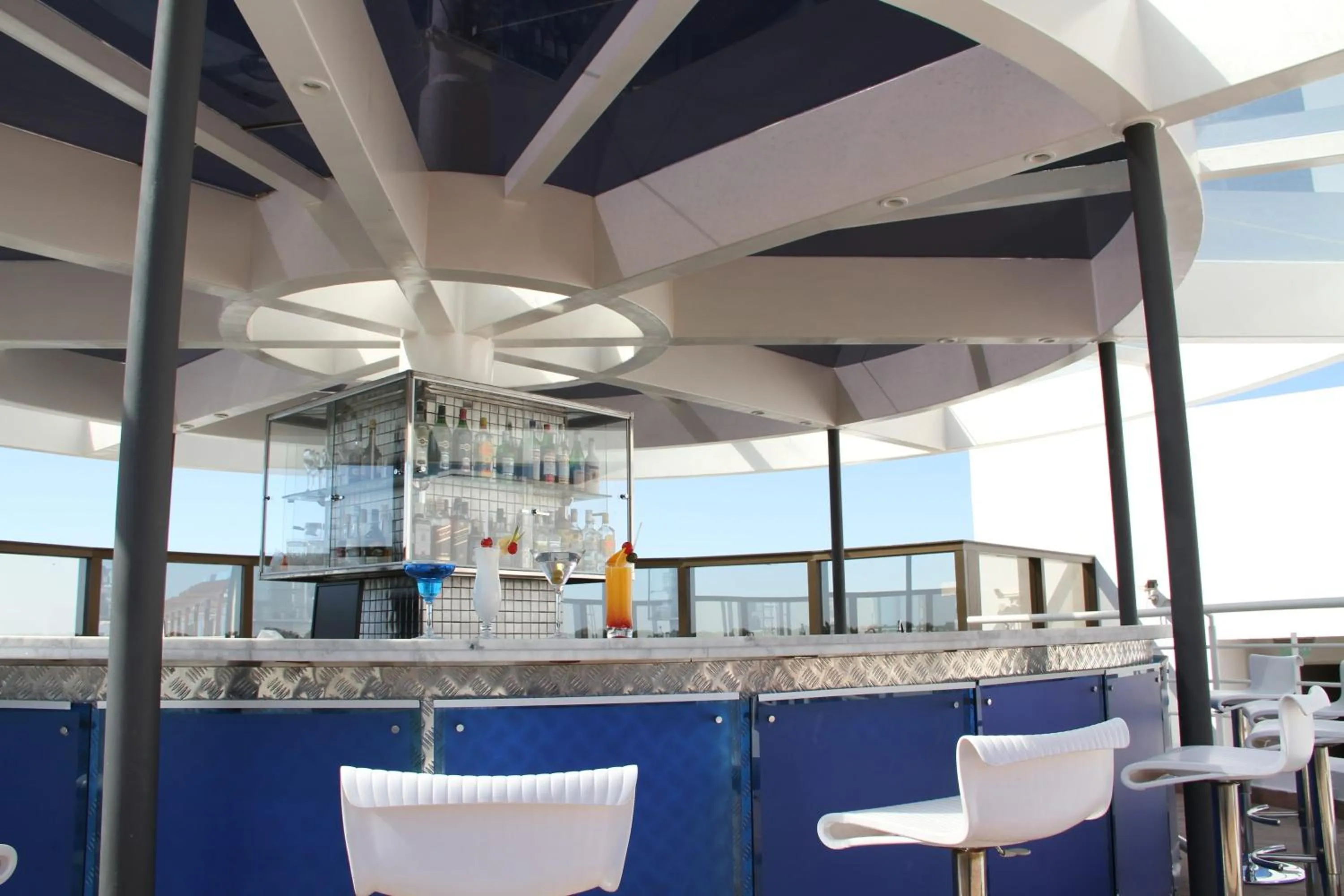 Lounge or bar in Gran Bourbon Hotel Asuncion