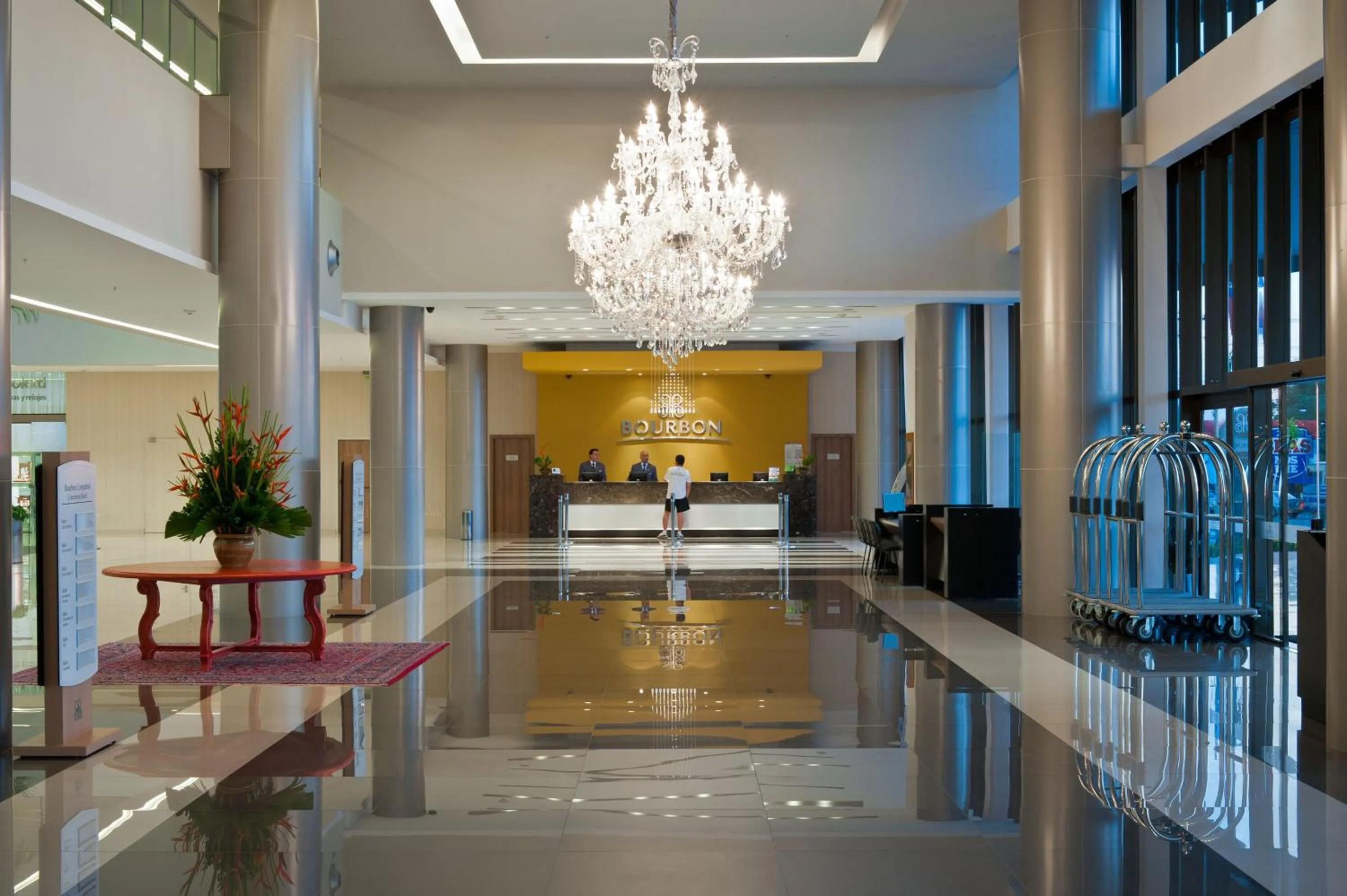 Lobby or reception in Gran Bourbon Hotel Asuncion