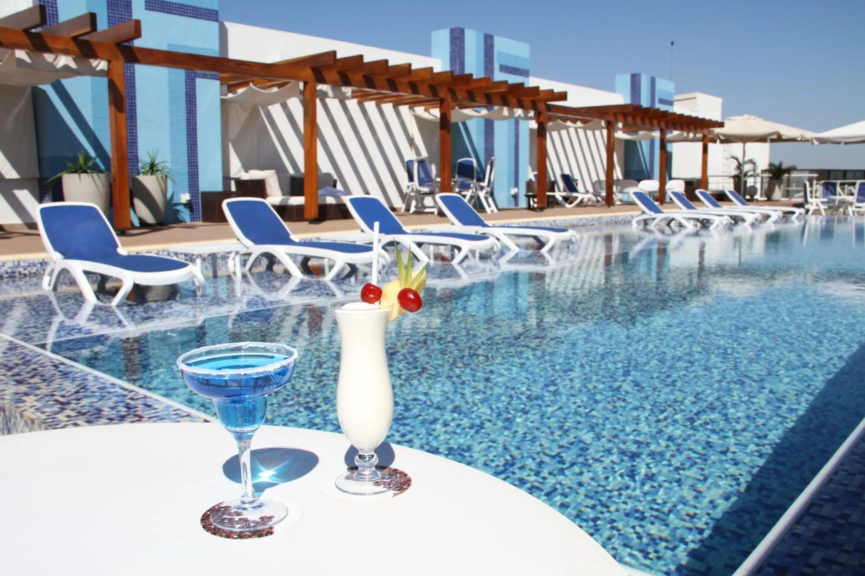 Swimming pool in Gran Bourbon Hotel Asuncion