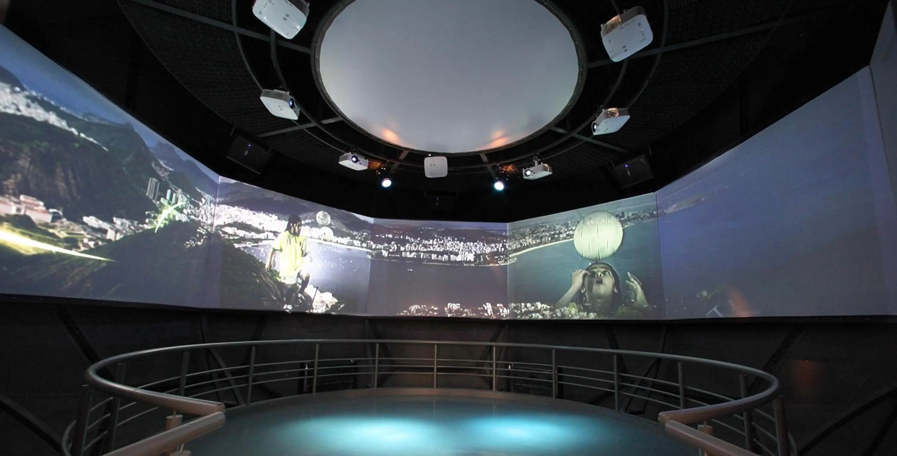 Entertainment in Gran Bourbon Hotel Asuncion