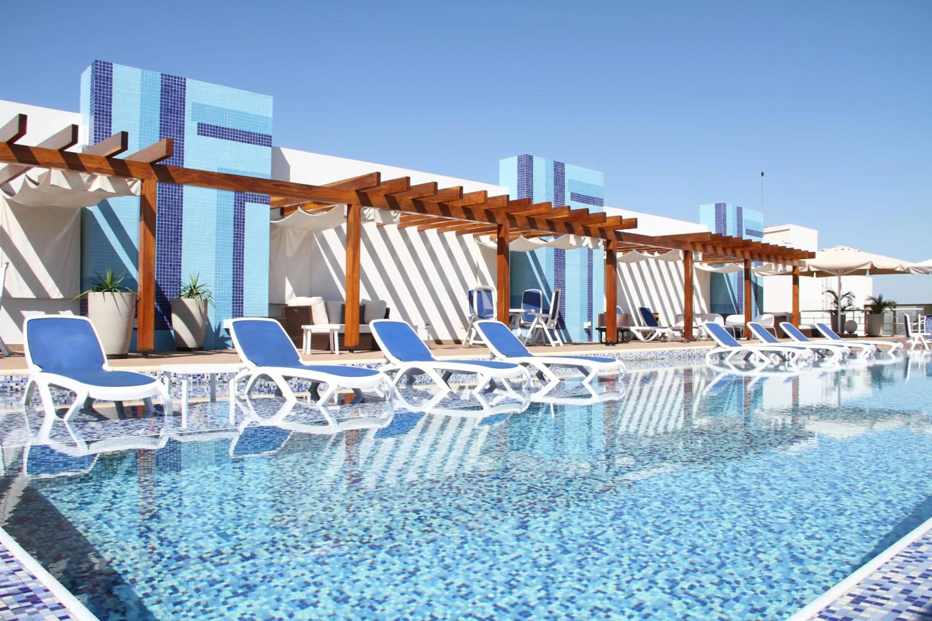 Swimming pool in Gran Bourbon Hotel Asuncion