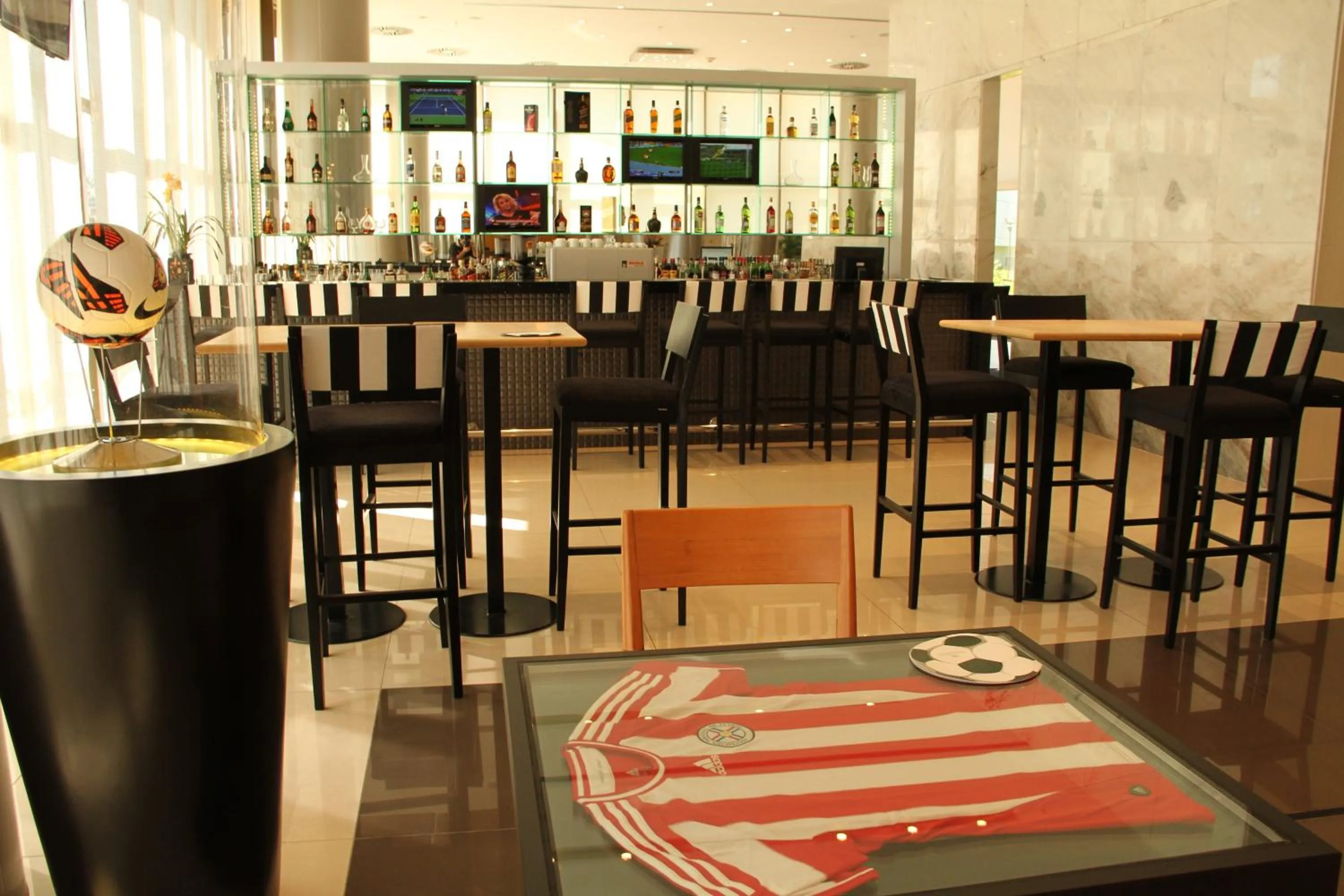 Lounge or bar in Gran Bourbon Hotel Asuncion