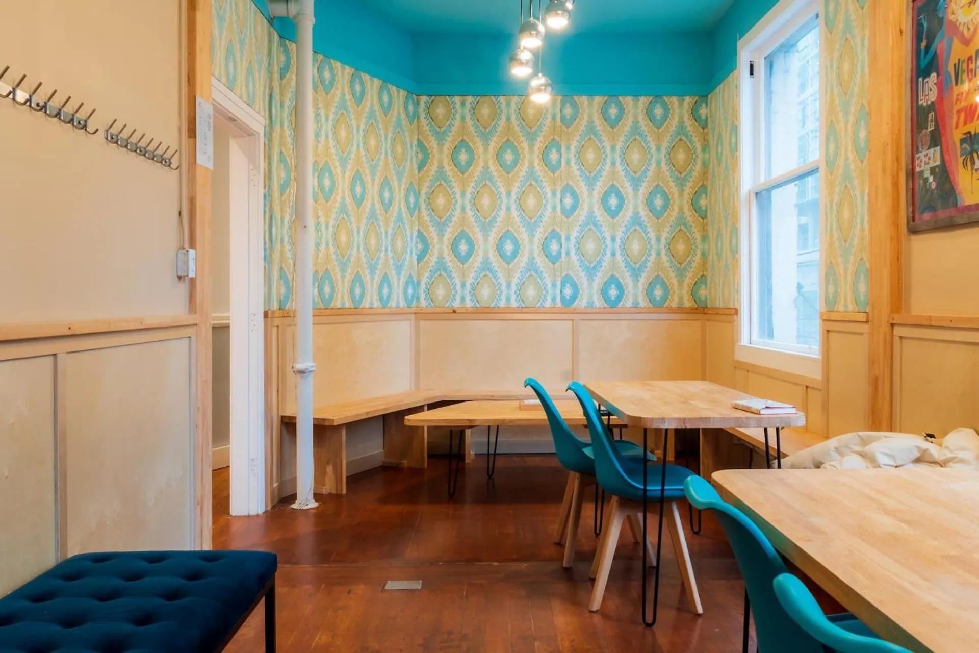 Communal lounge/ TV room in The Cambie Hostel Seymour