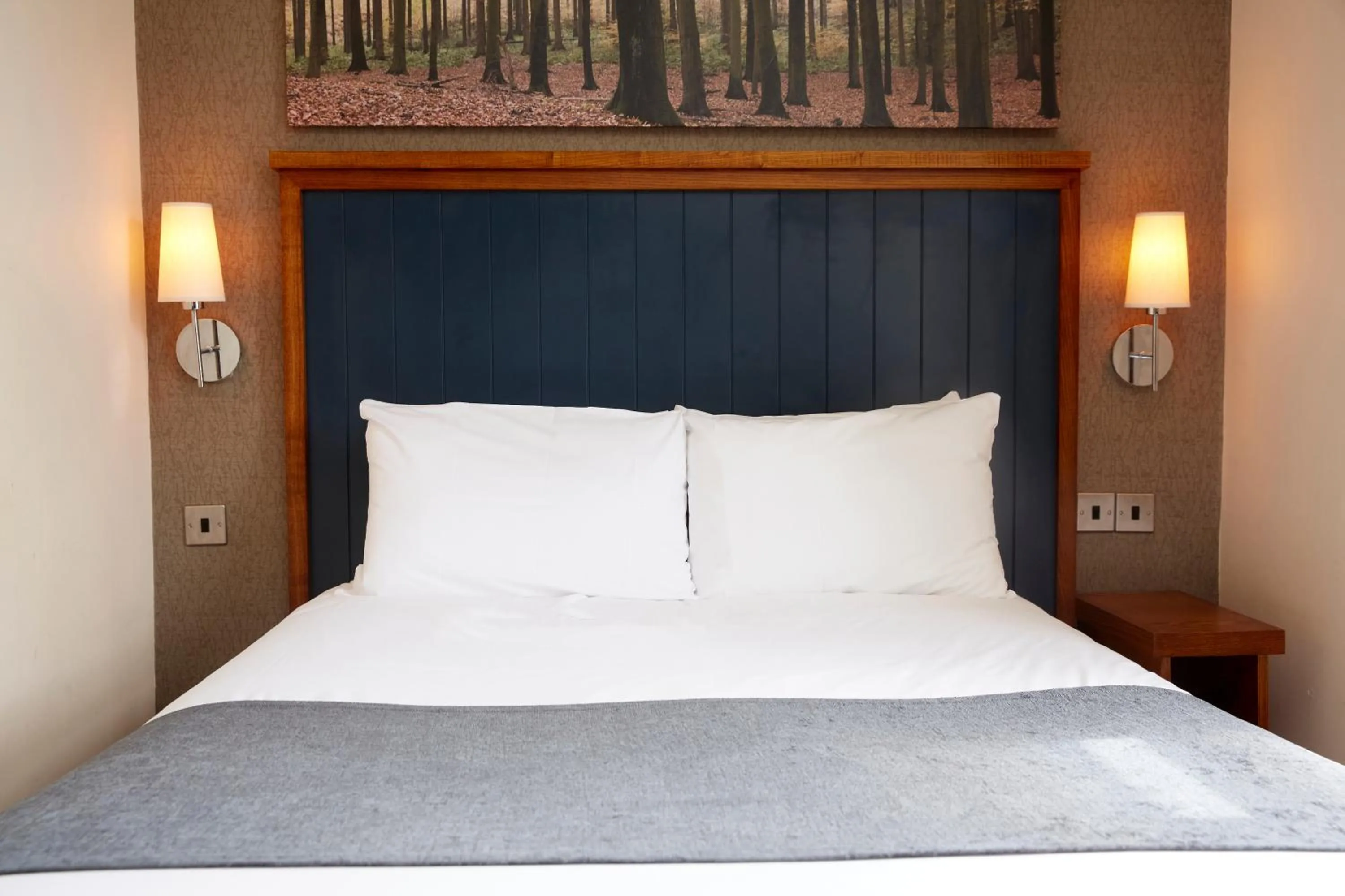 Bed in White Rabbit by Chef & Brewer Collection