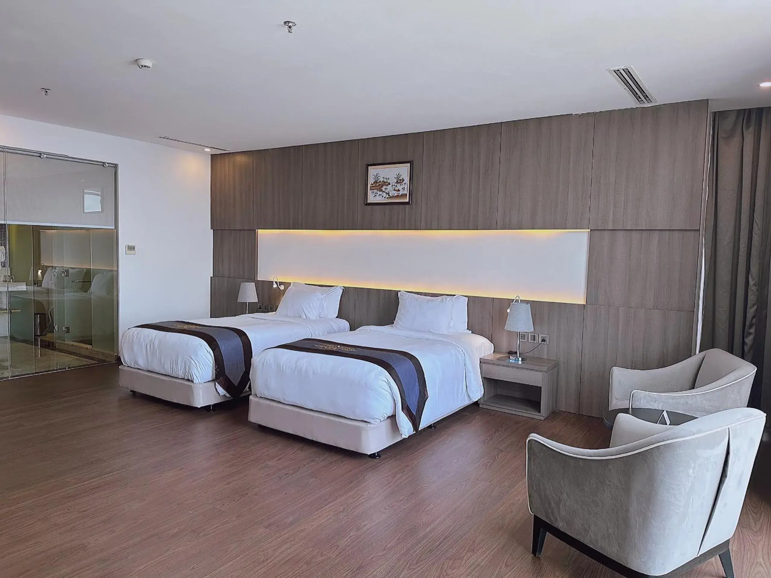 Deluxe Twin Room with City View in The Mira Central Park Hotel Deluxe Twin Room with City View in The Mira Central Park Hotel