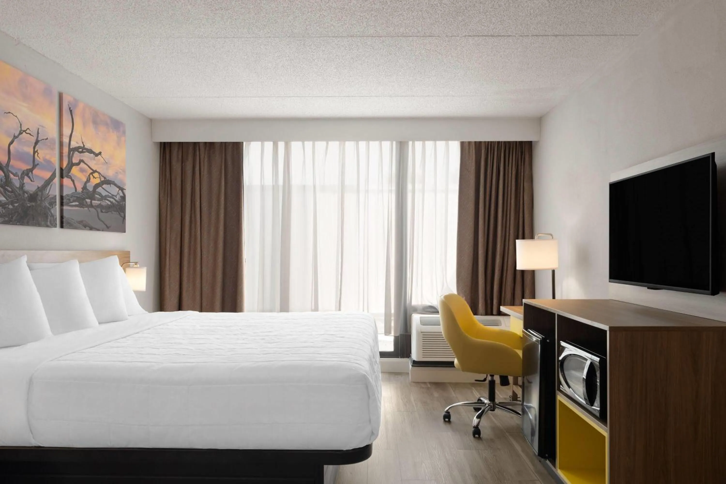 Photo of the whole room, Bed in Days Hotel by Wyndham Williamsburg I-64