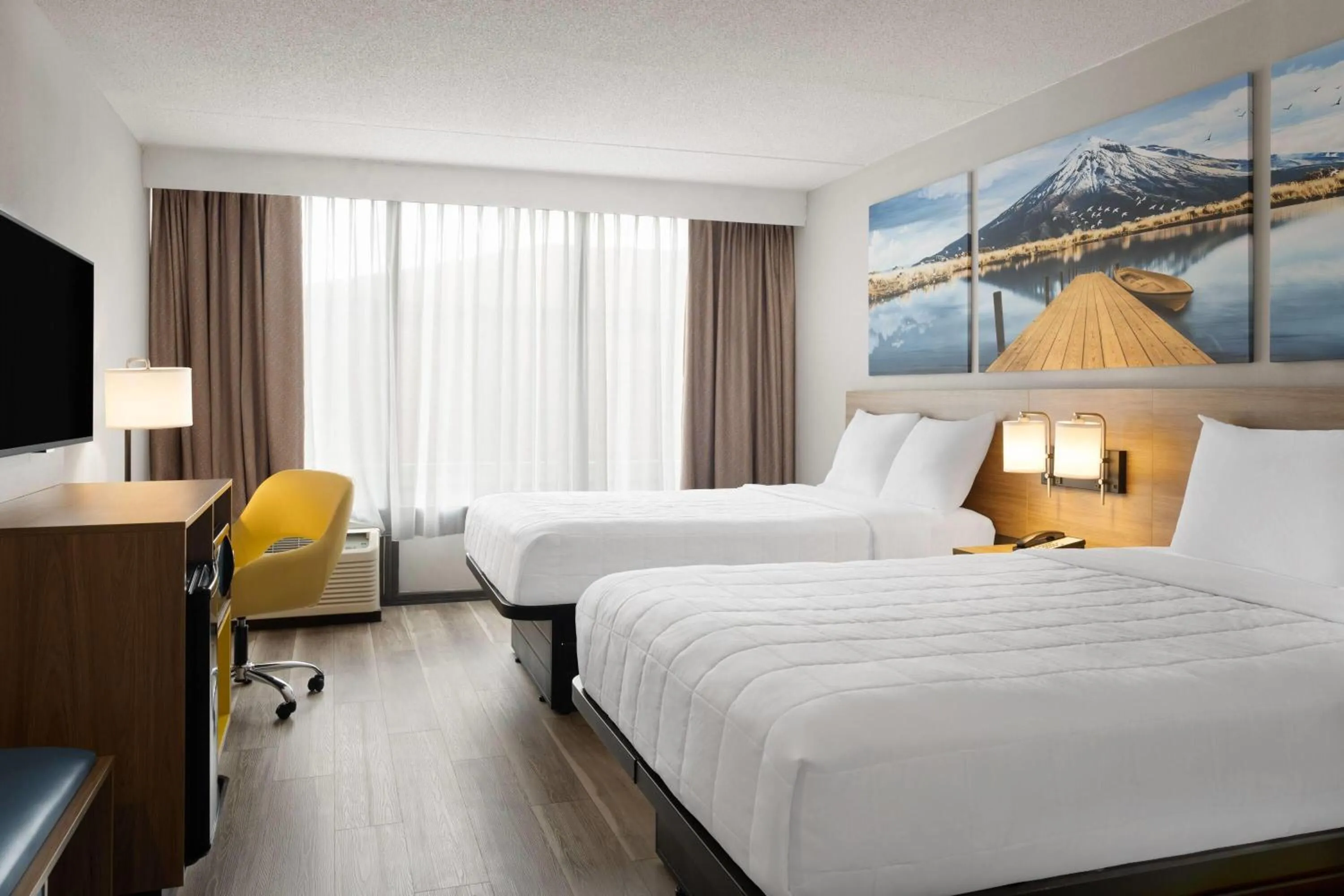 Photo of the whole room, Bed in Days Hotel by Wyndham Williamsburg I-64