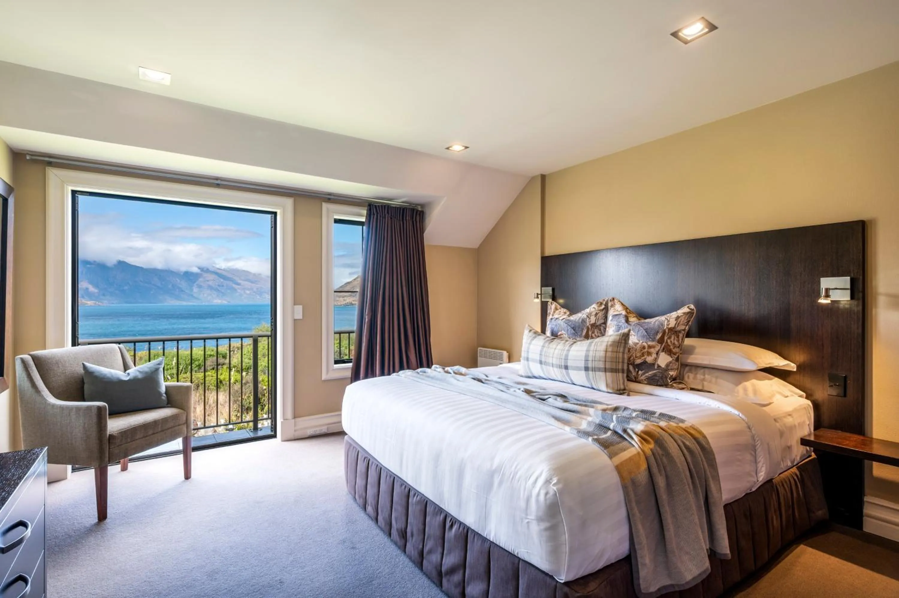 Bed in Platinum Queenstown