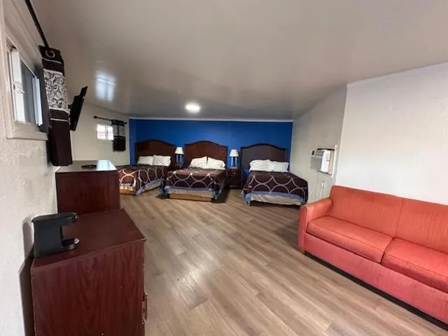 Bed in Rodeway Inn Flora