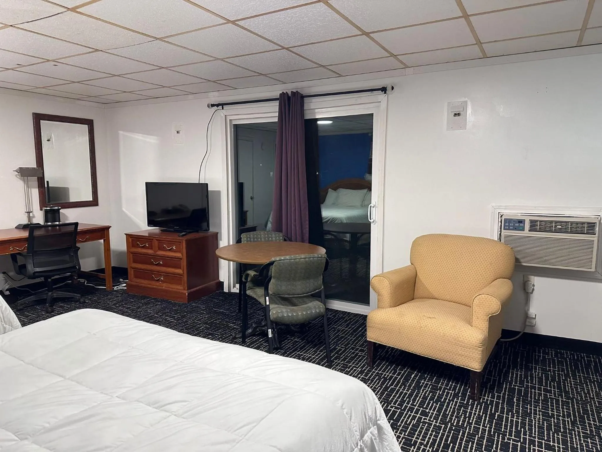 Bed in Rodeway Inn Flora