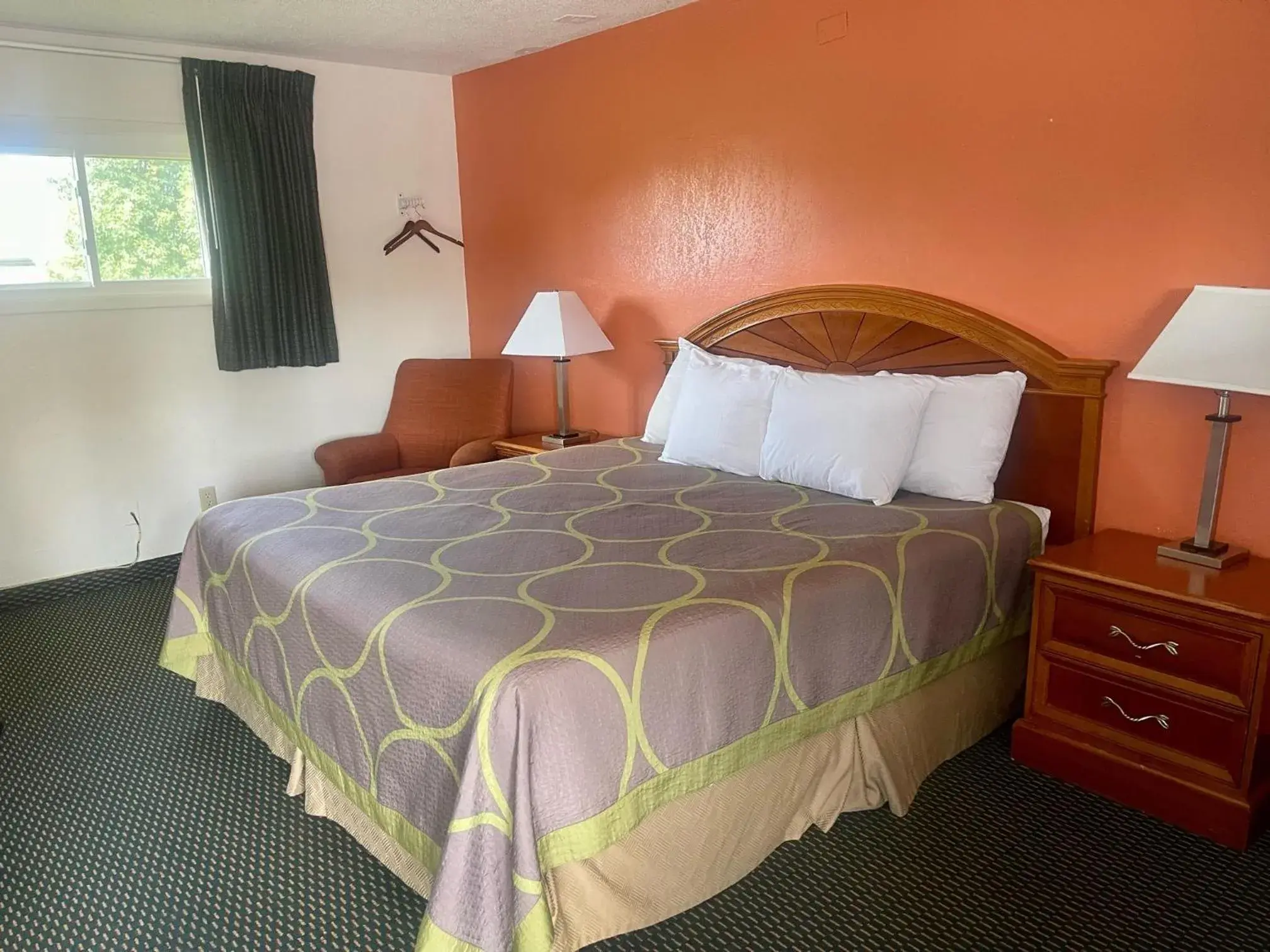 King Room - Smoking in Rodeway Inn King Room - Smoking in Rodeway Inn