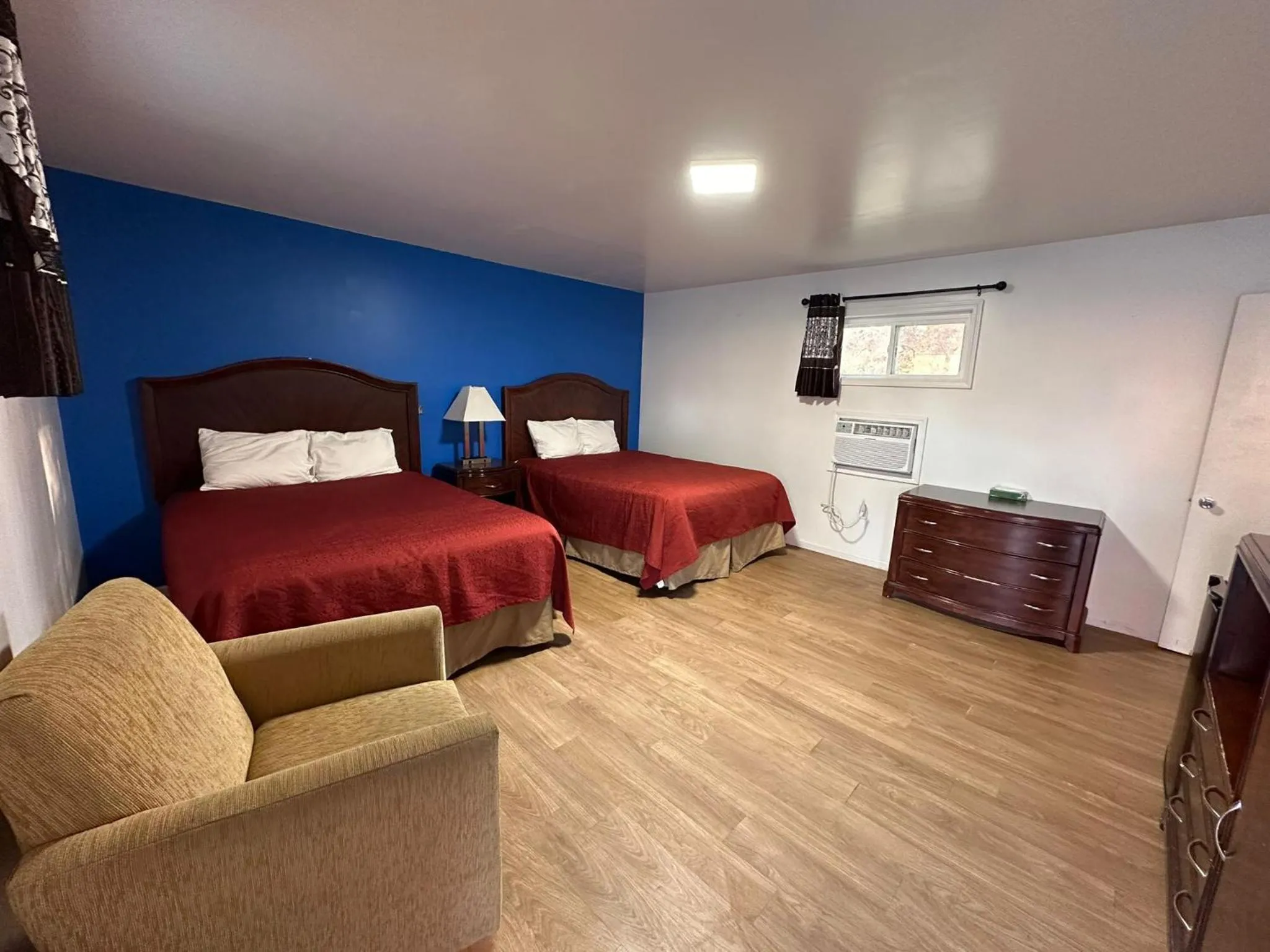 Bed in Rodeway Inn Flora