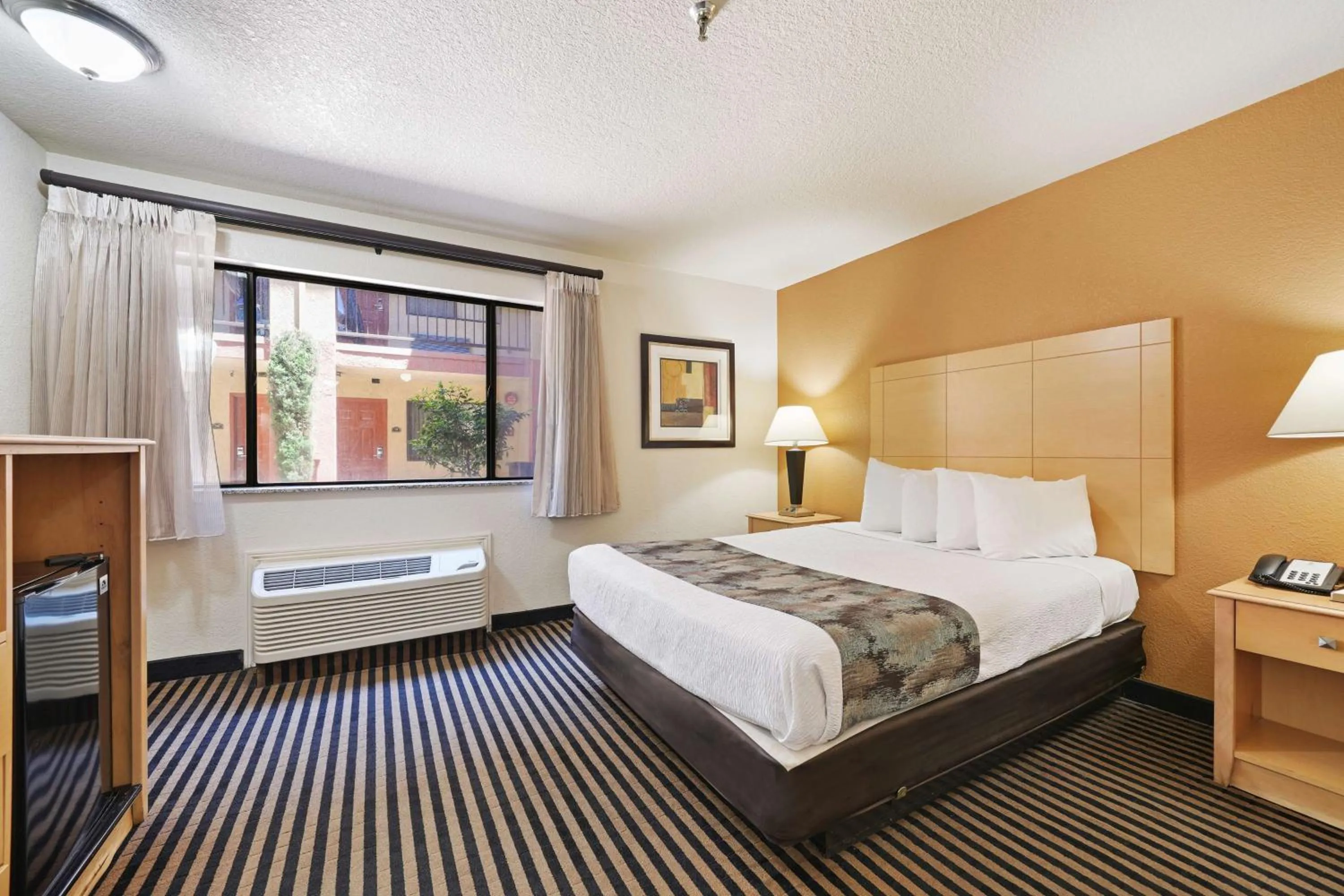 Bedroom, Bed in Best Western Plus Executive Inn & Suites
