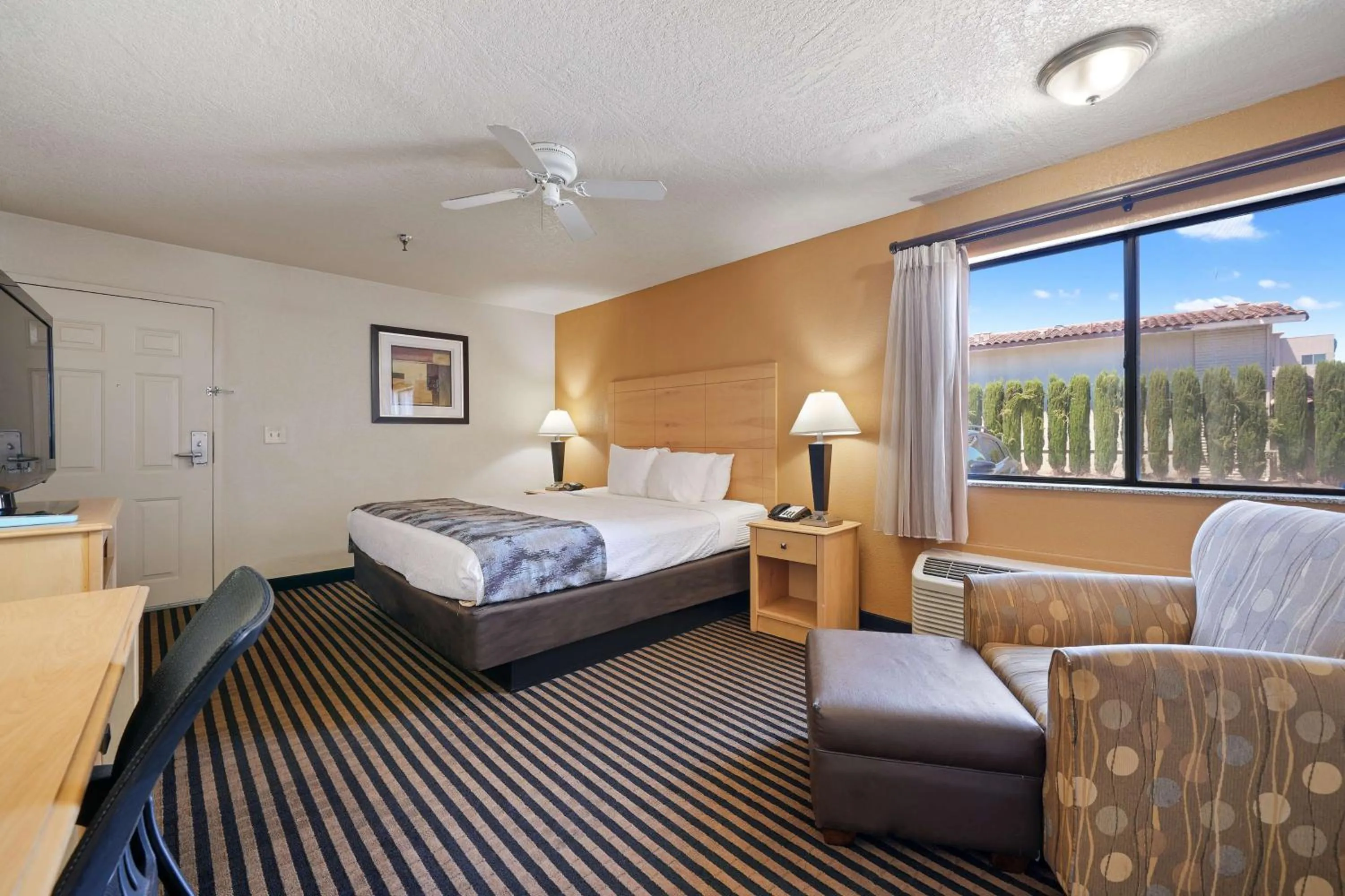Bedroom, Bed in Best Western Plus Executive Inn & Suites