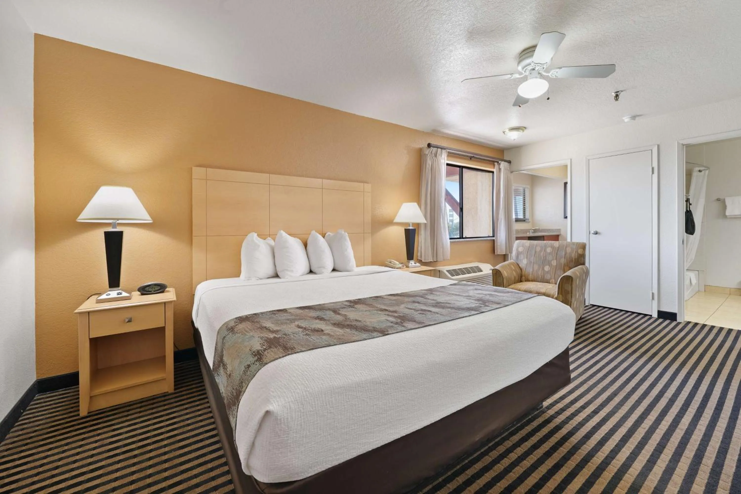 Bedroom, Bed in Best Western Plus Executive Inn & Suites