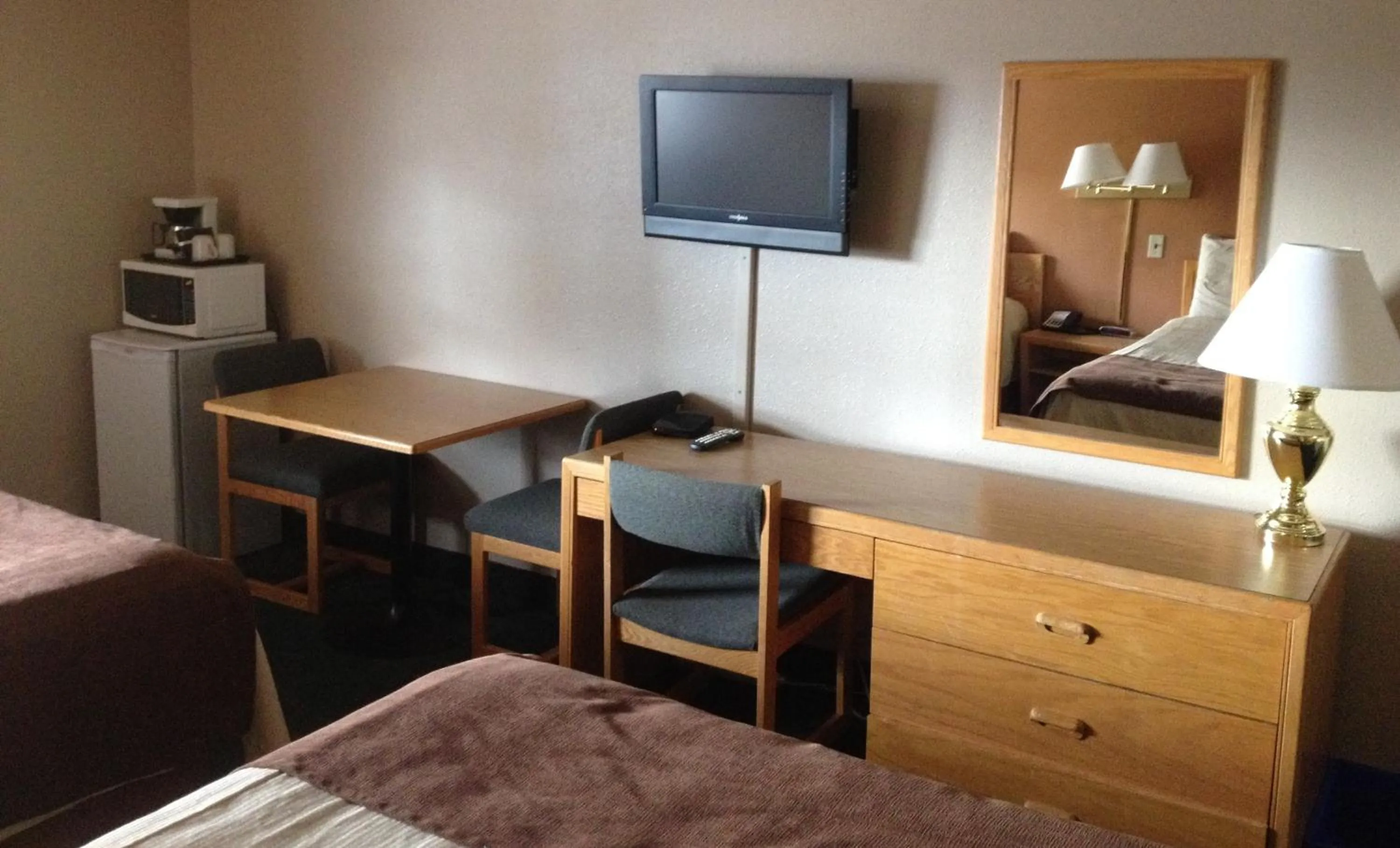 TV and multimedia, Bed in Keystone Motor Inn