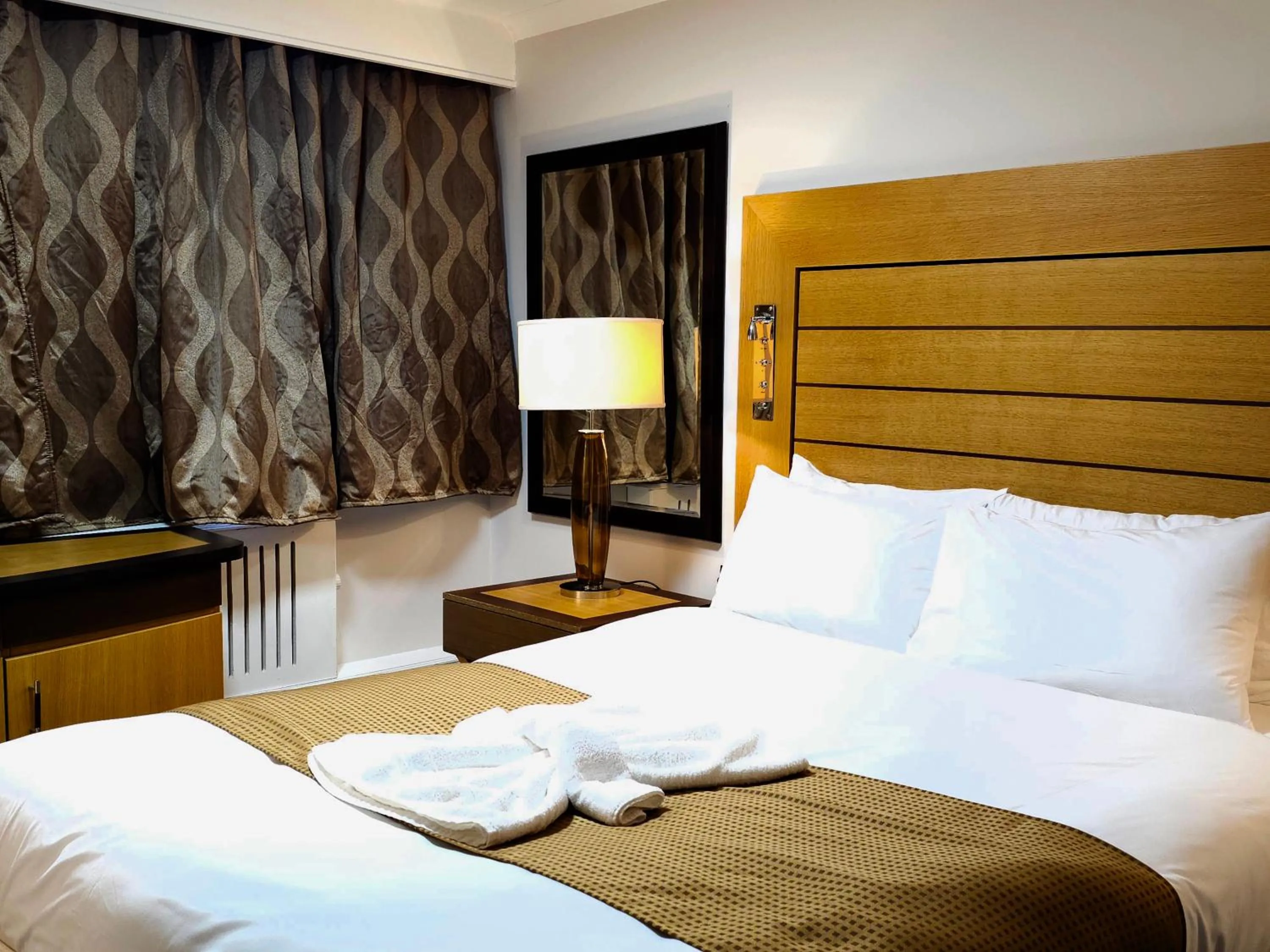 Executive Suite in Crown Hotel Stone