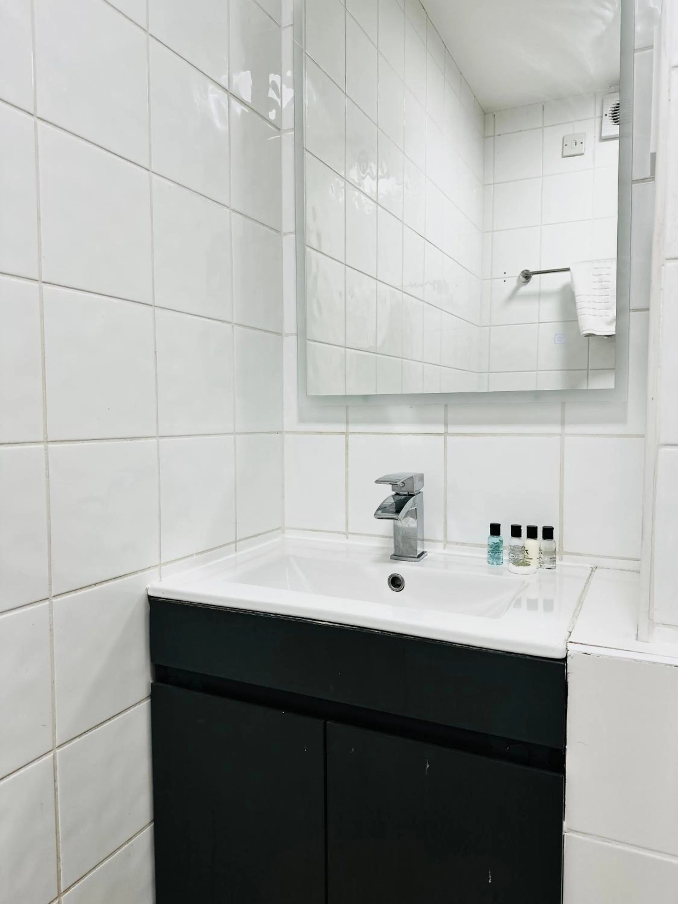 Bathroom in Crown Hotel - Stone, Near Stoke-On-Trent by OYO