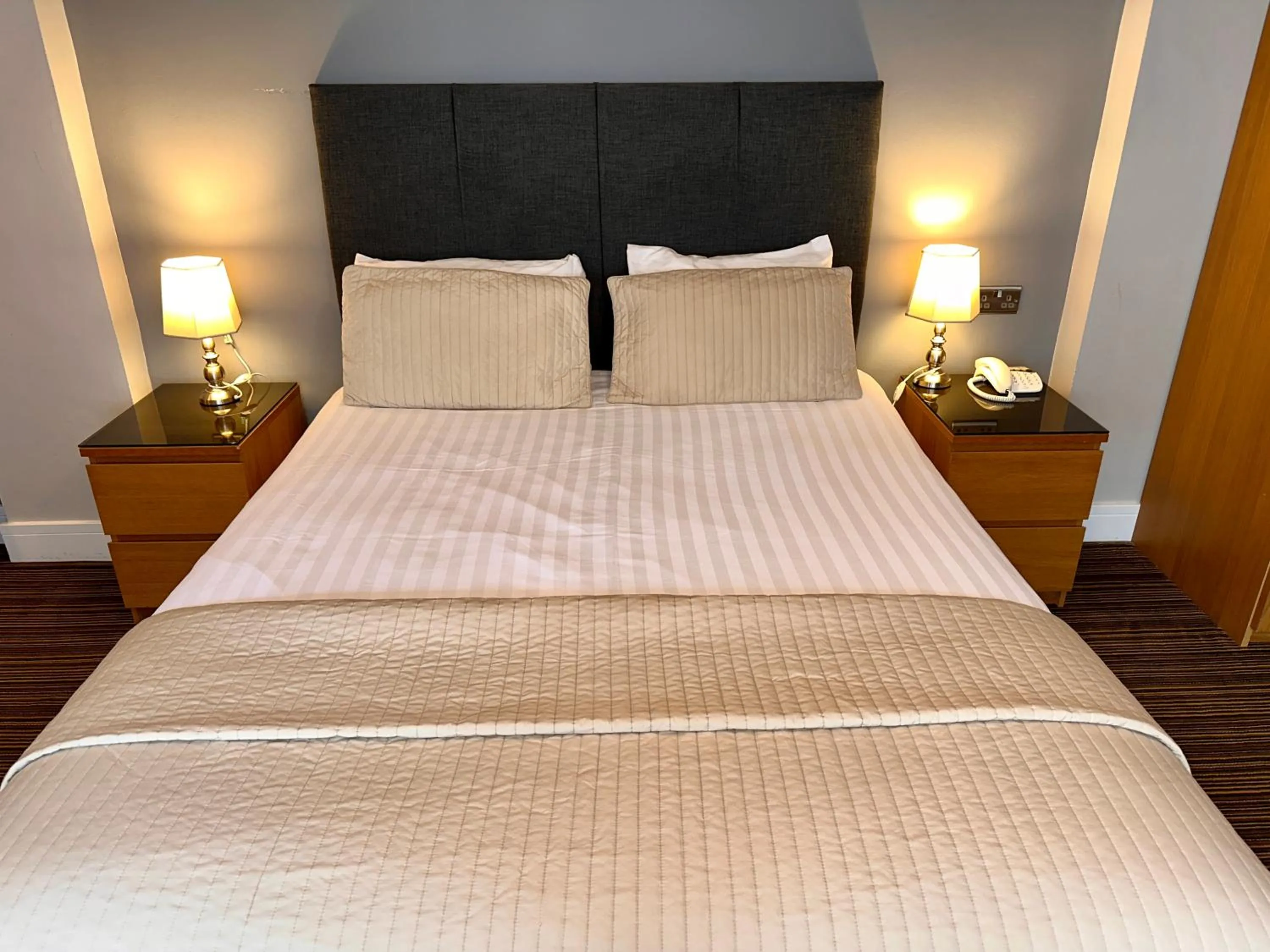 Bedroom, Bed in Spilman Hotel