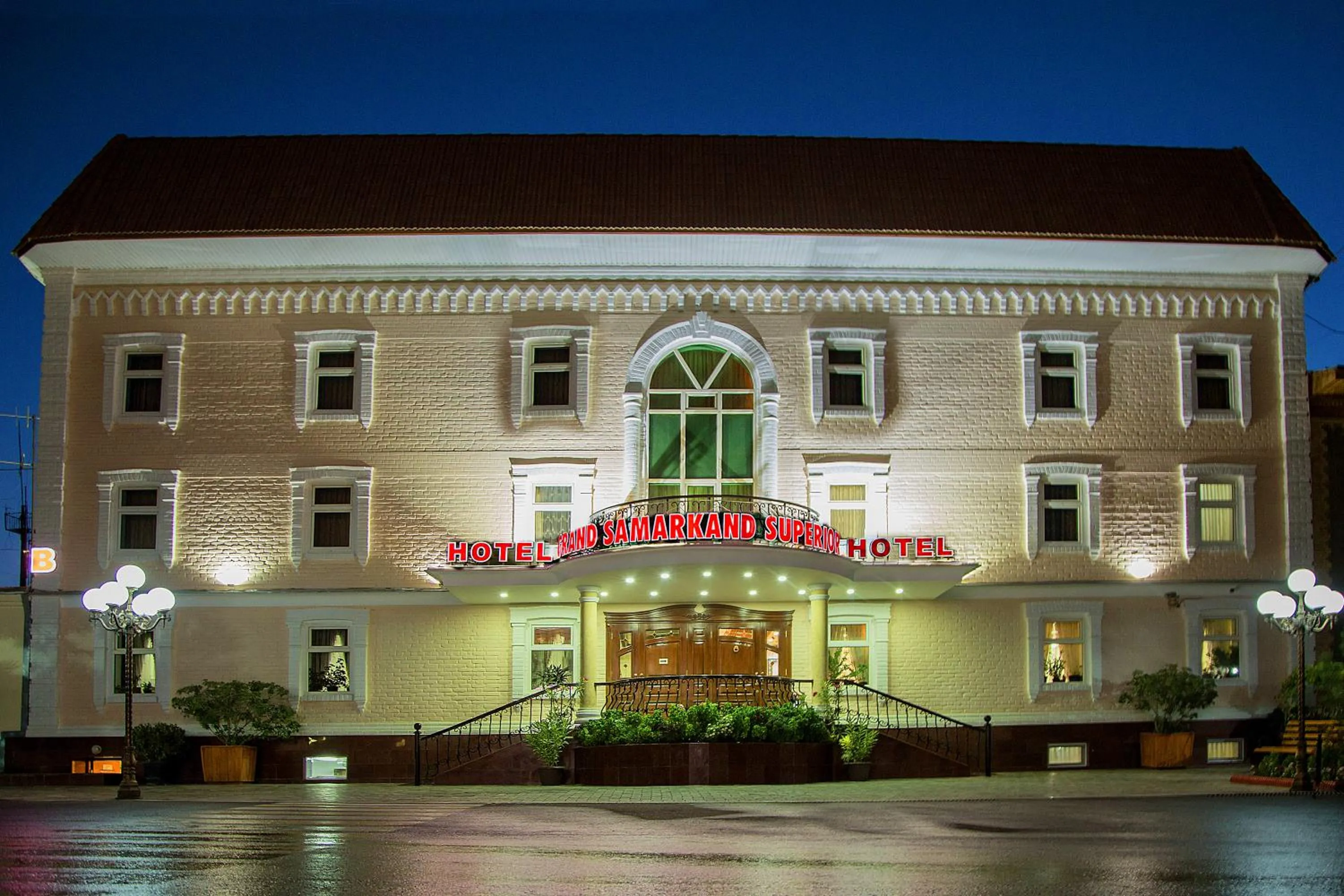Facade/entrance in Hotel Grand Samarkand Superior - B