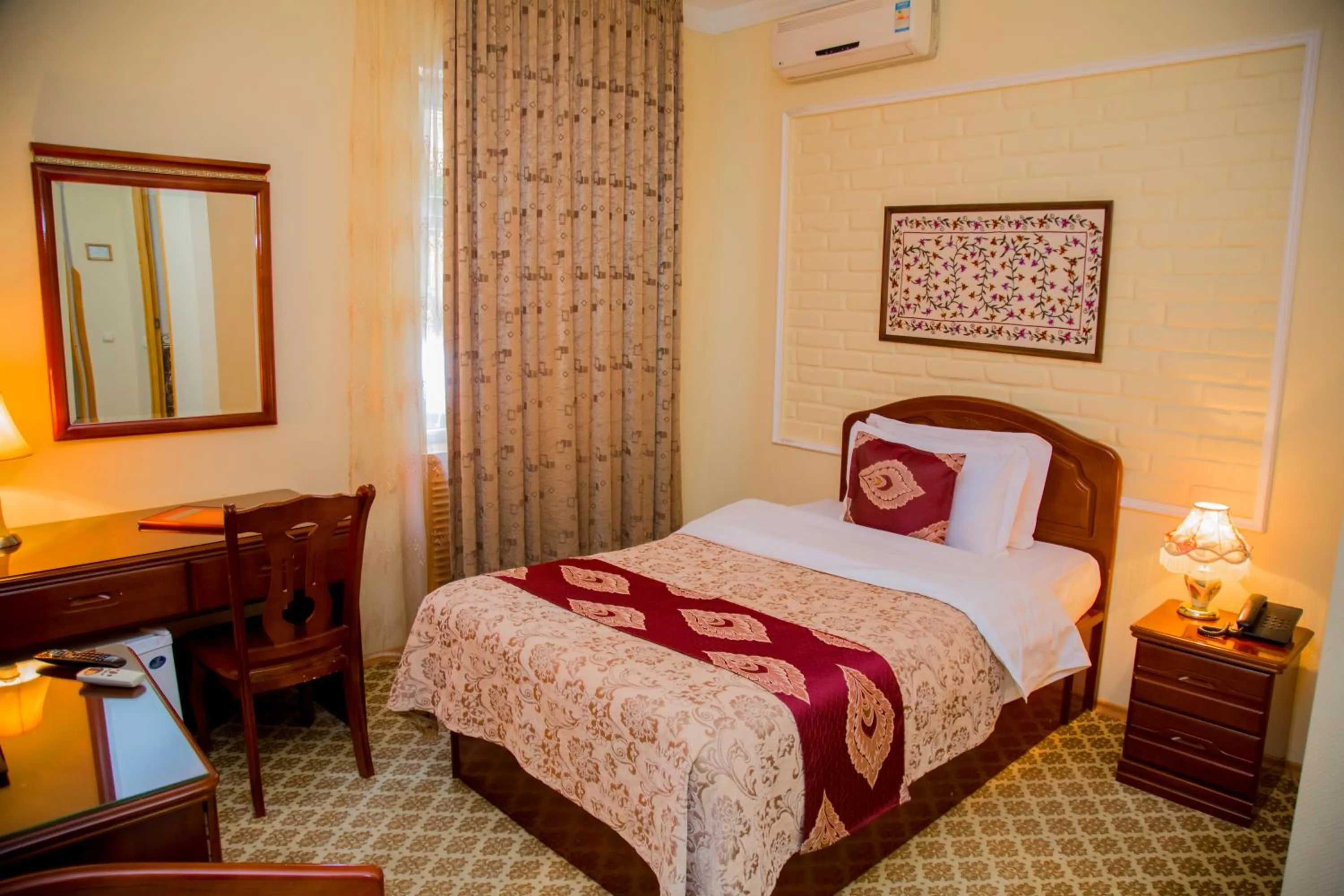 Photo of the whole room, Bed in Hotel Grand Samarkand Superior - B