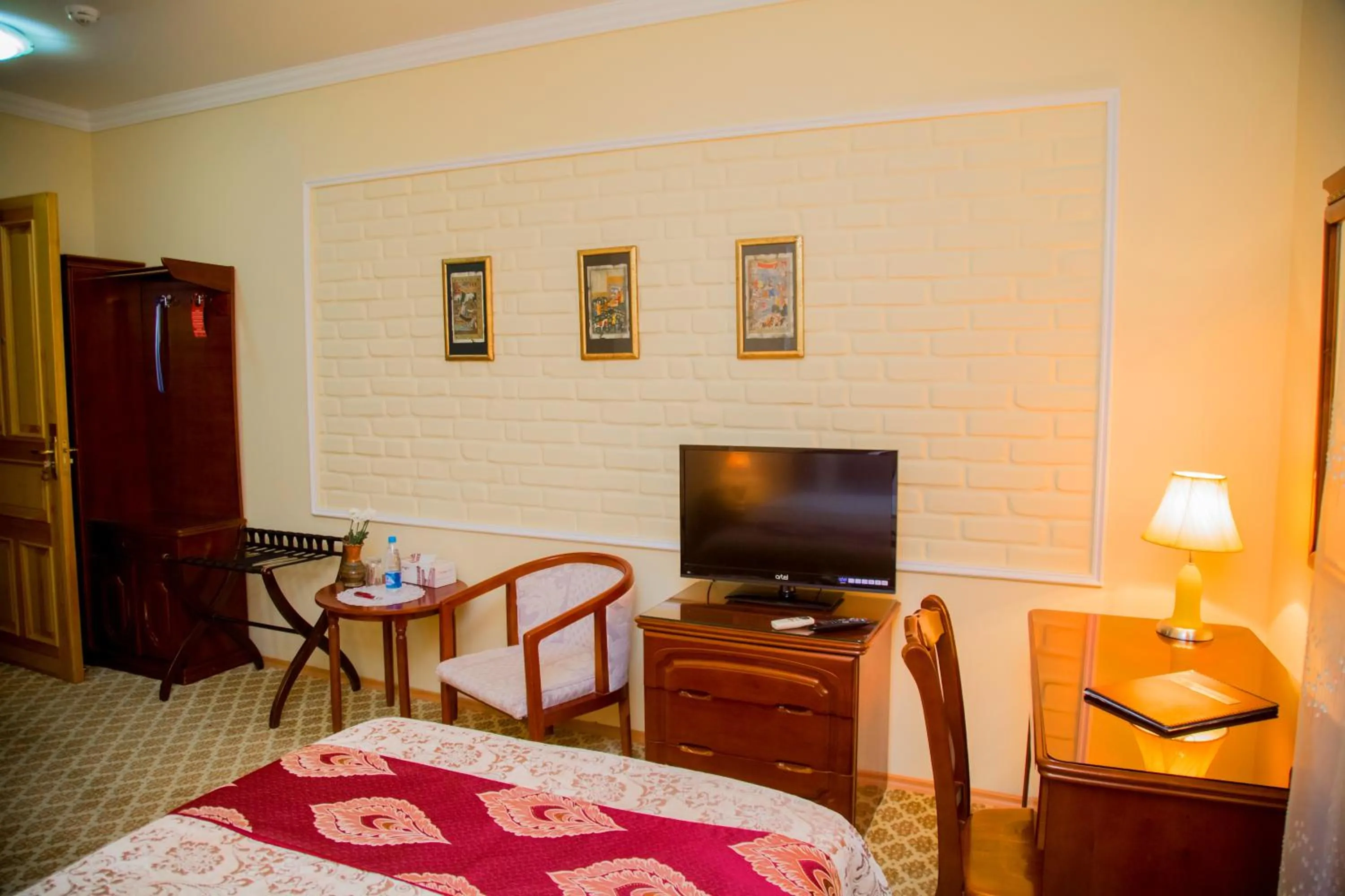 Photo of the whole room, Bed in Hotel Grand Samarkand Superior - B