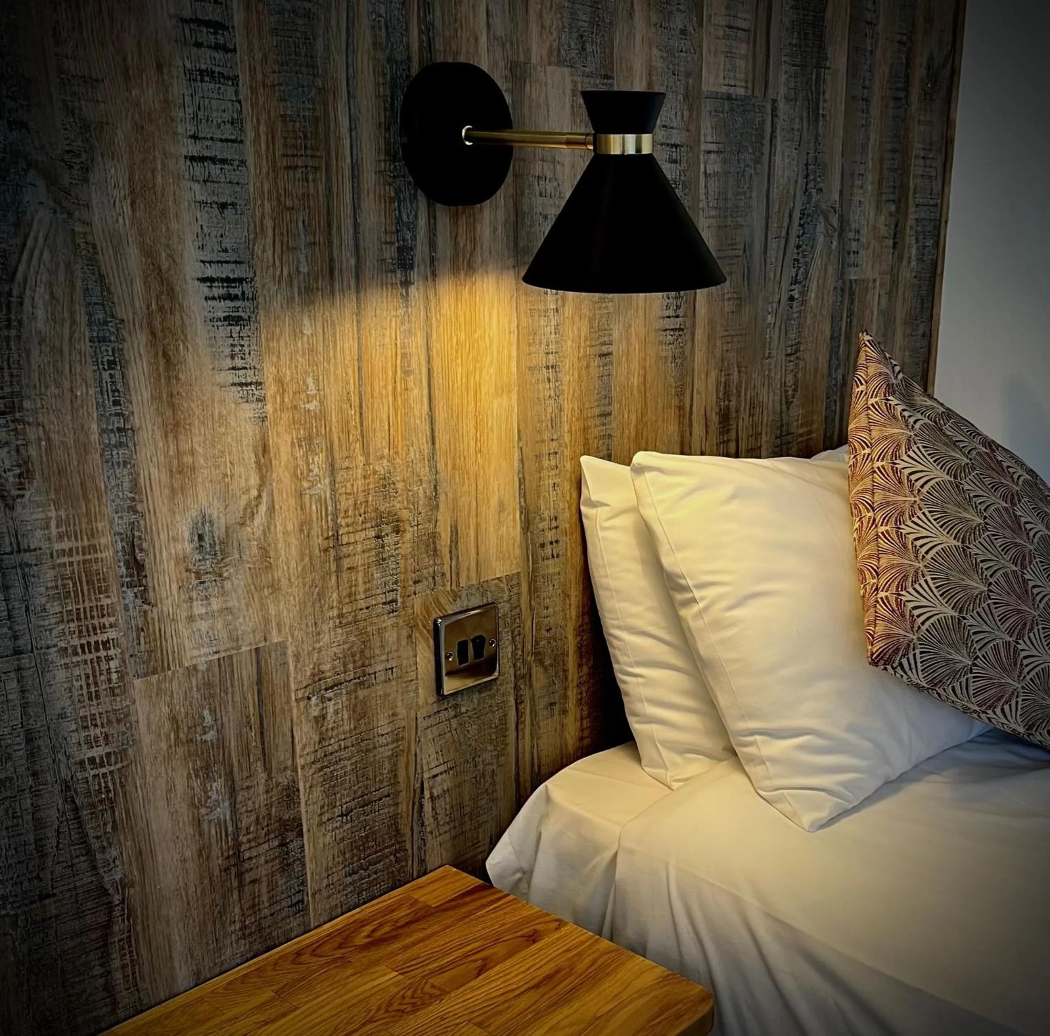 Bed in The Blue Boar - Historic Country Inn near Stratford-upon-Avon