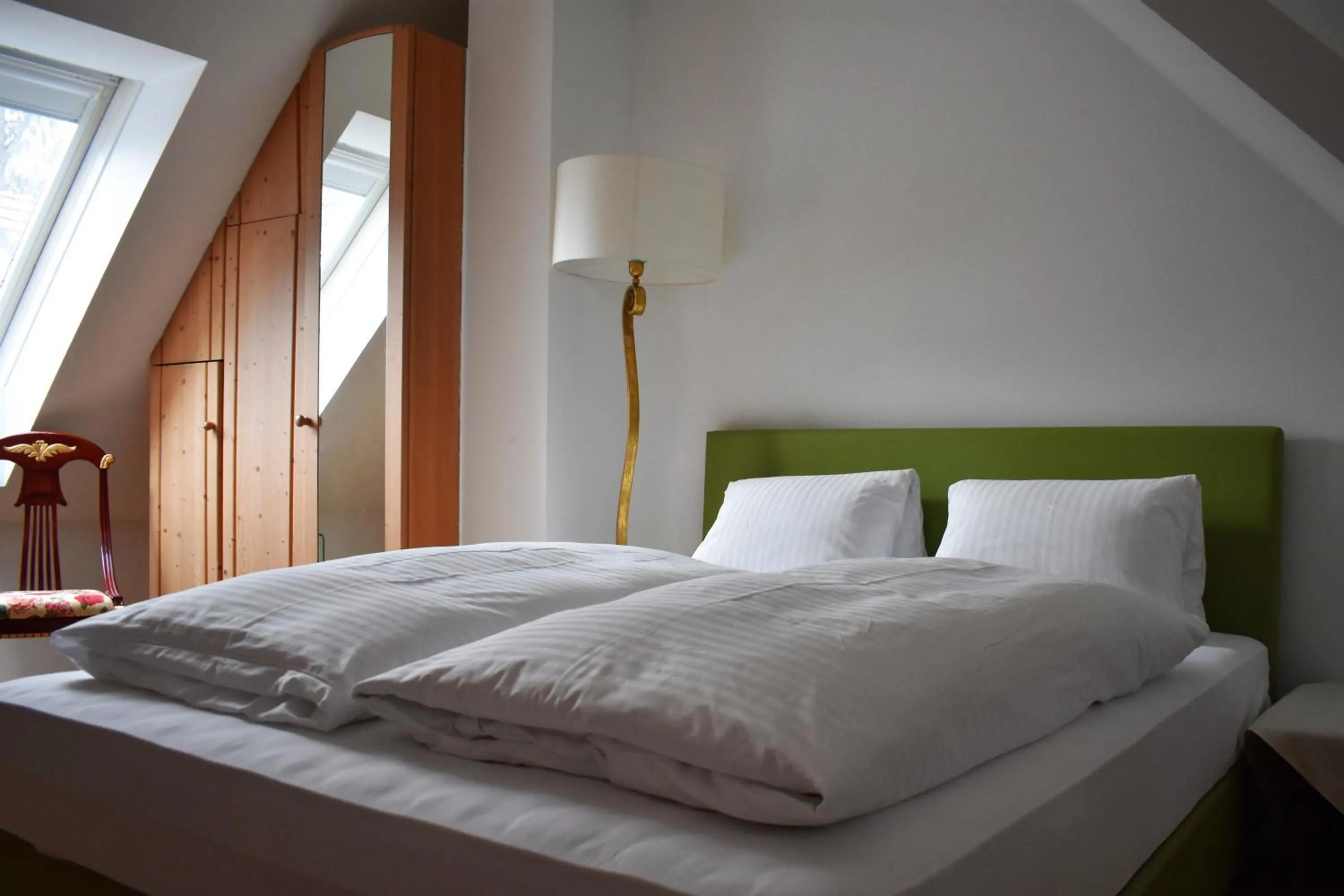 Photo of the whole room, Bed in Hotel Restaurant - Häuserl im Wald Graz