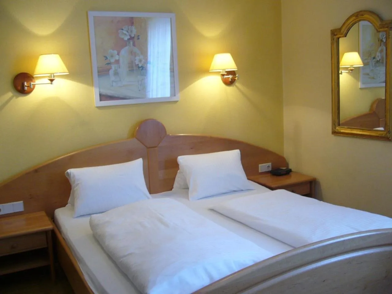 Photo of the whole room, Bed in Hotel Restaurant - Häuserl im Wald Graz