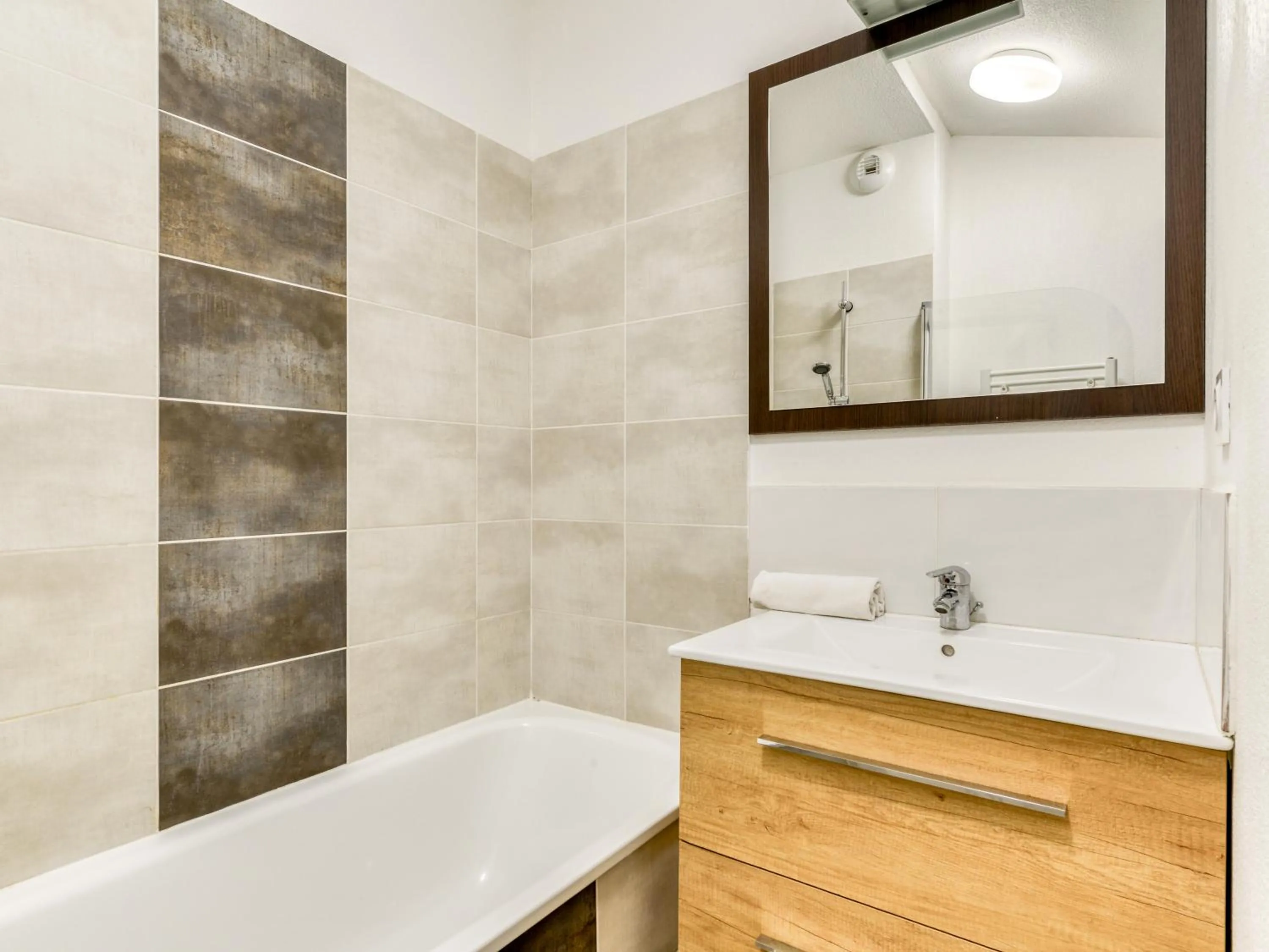 Bathroom in Vacancéole - Les Demeures Torrellanes - Saint-Cyprien