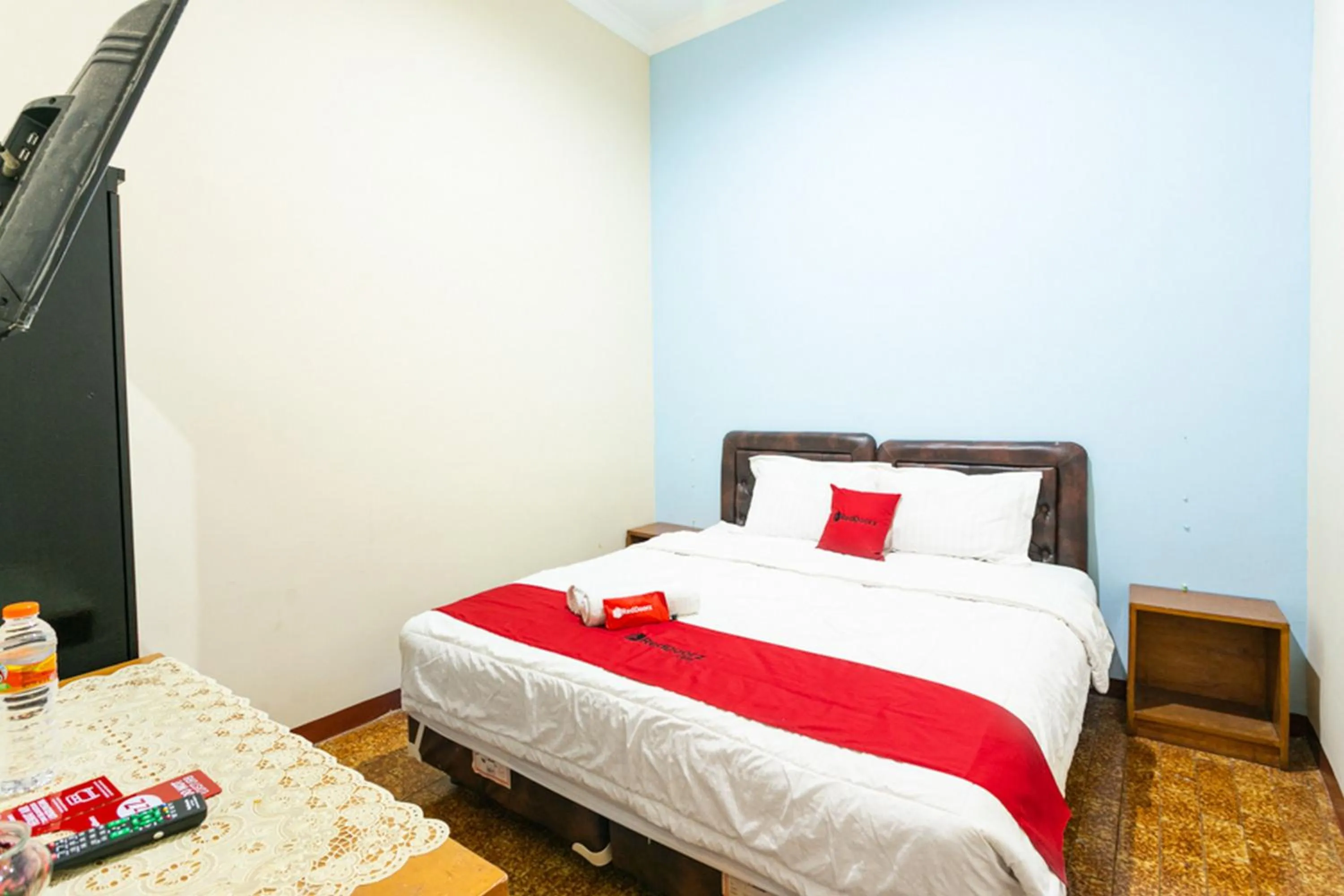 Bed in RedDoorz Syariah @ Sakinah Guesthouse