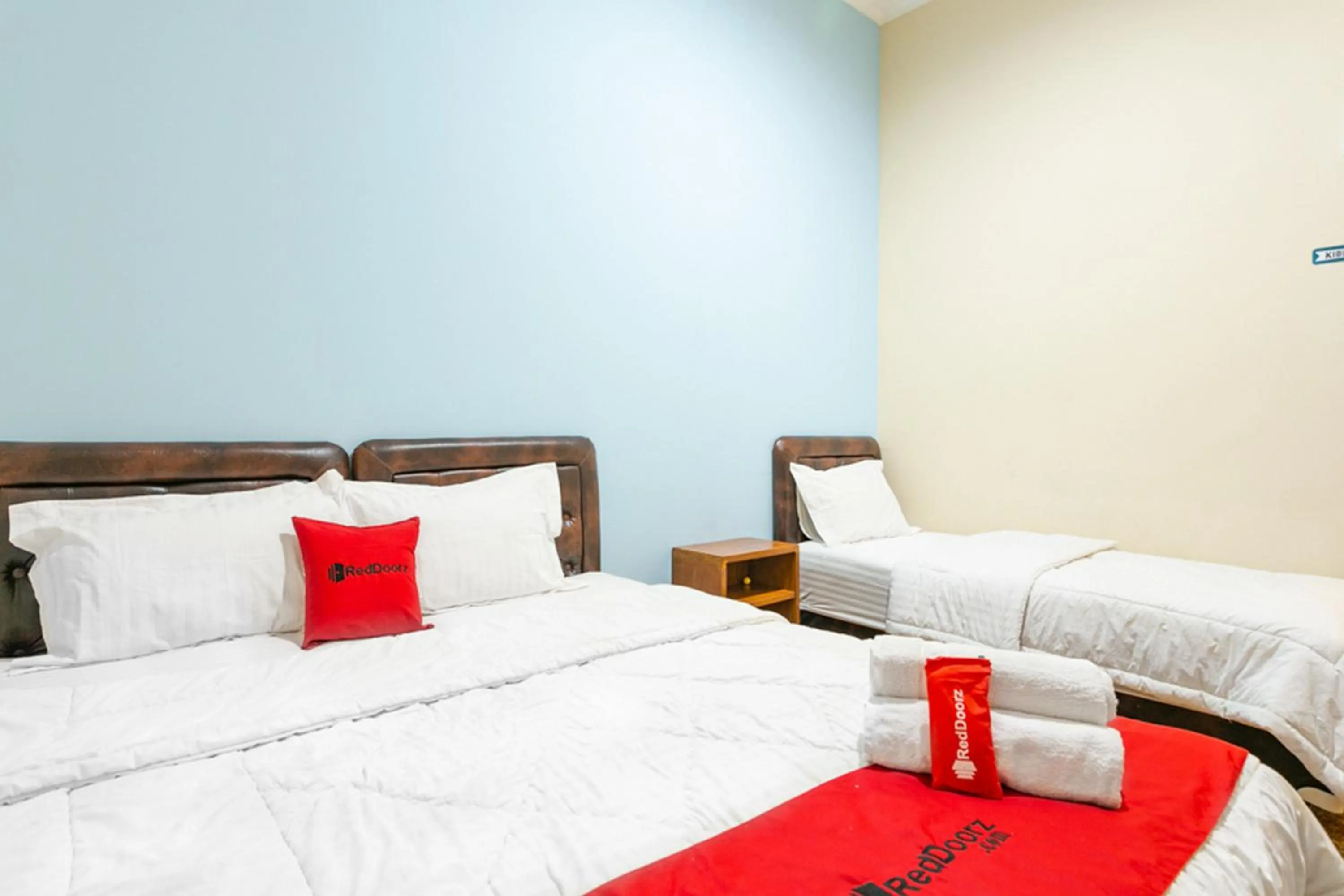 Bed in RedDoorz Syariah @ Sakinah Guesthouse