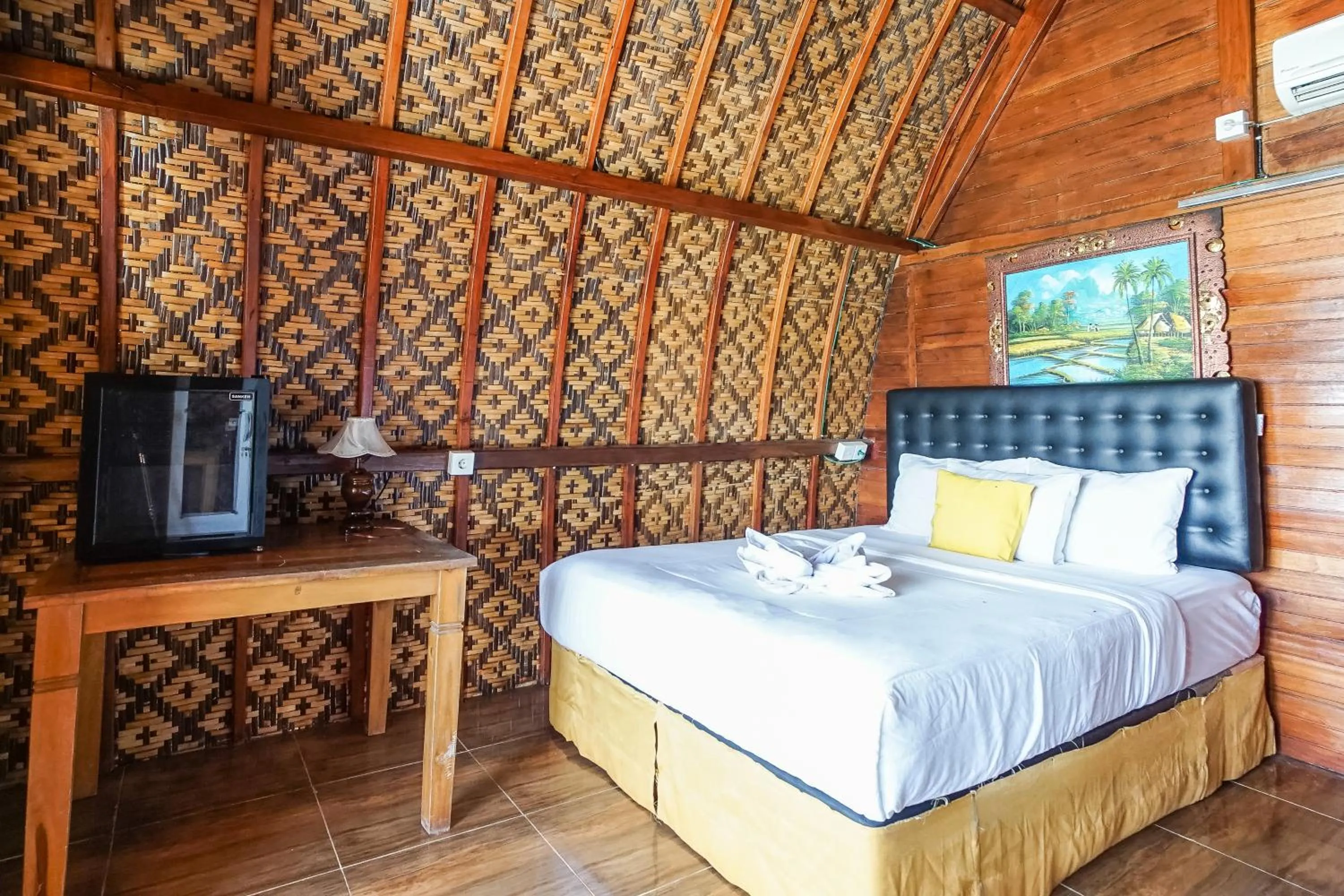 Bedroom, Bed in Road Beach Homestay