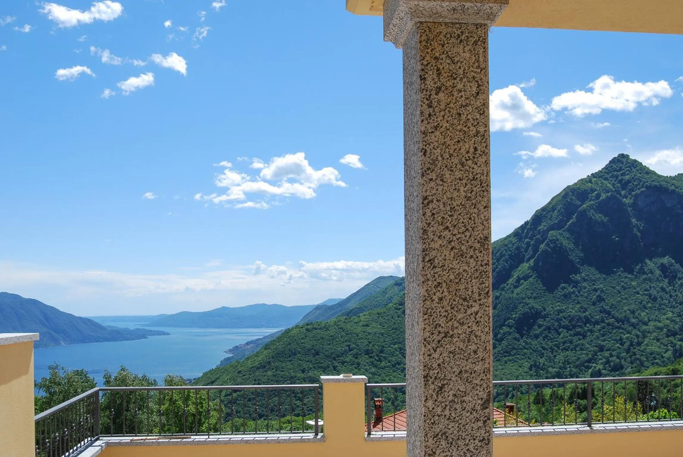 Lake view in Residence Usignolo