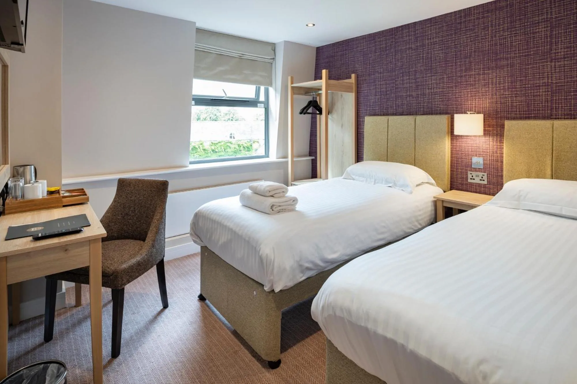 Bedroom, Bed in Lydiard Park Hotel